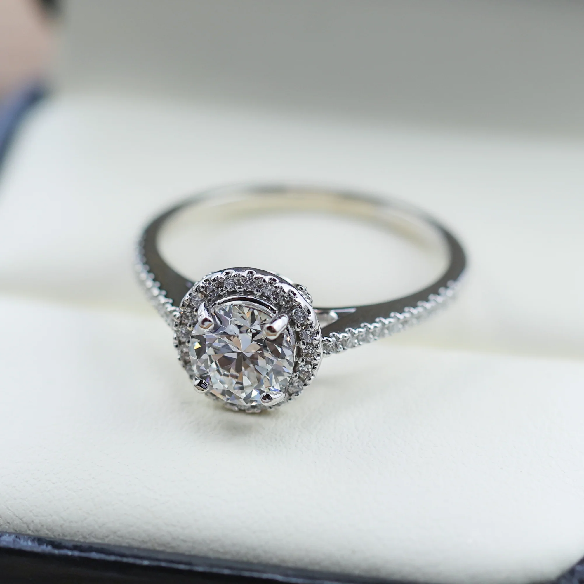 1.00 Carat GIA Certified 14kt White Gold Engagement Ring - Image 2