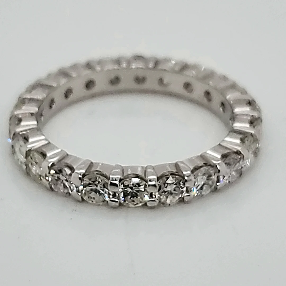 1.92 Carat total Weight Shared Prong Diamond Eternity Band