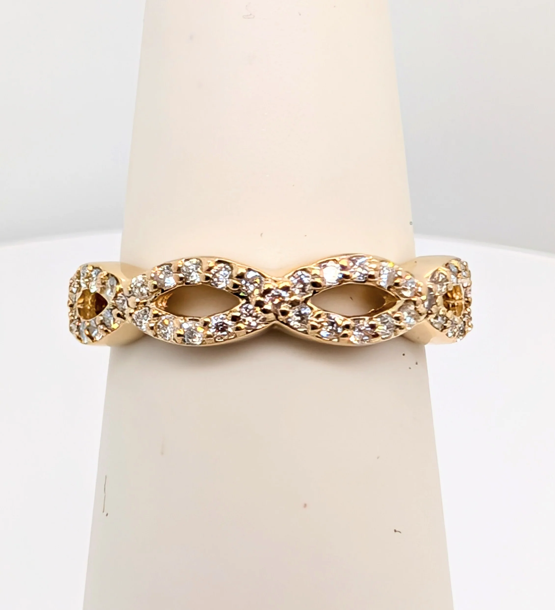 14K Yellow Gold Infinity Motif Diamond Band 0.50cttw