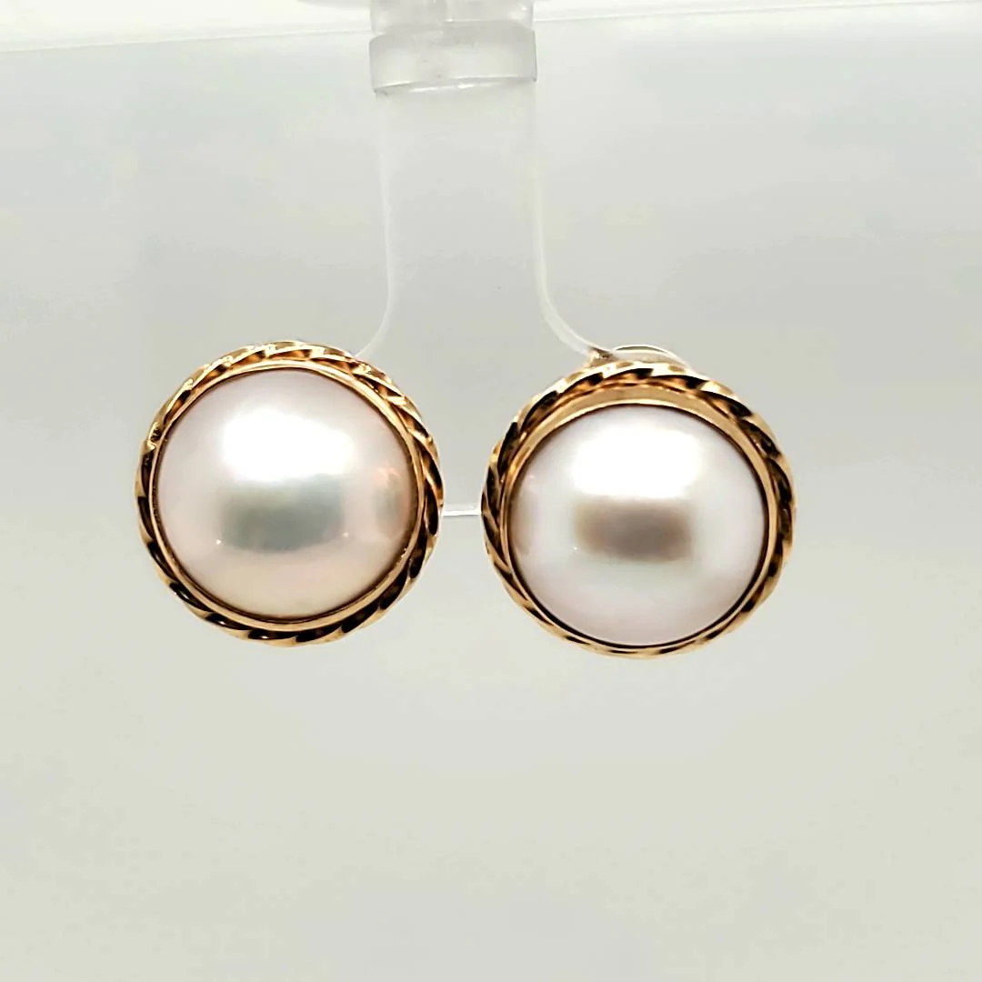 14Kt Gold Mobe Pearl Earrings