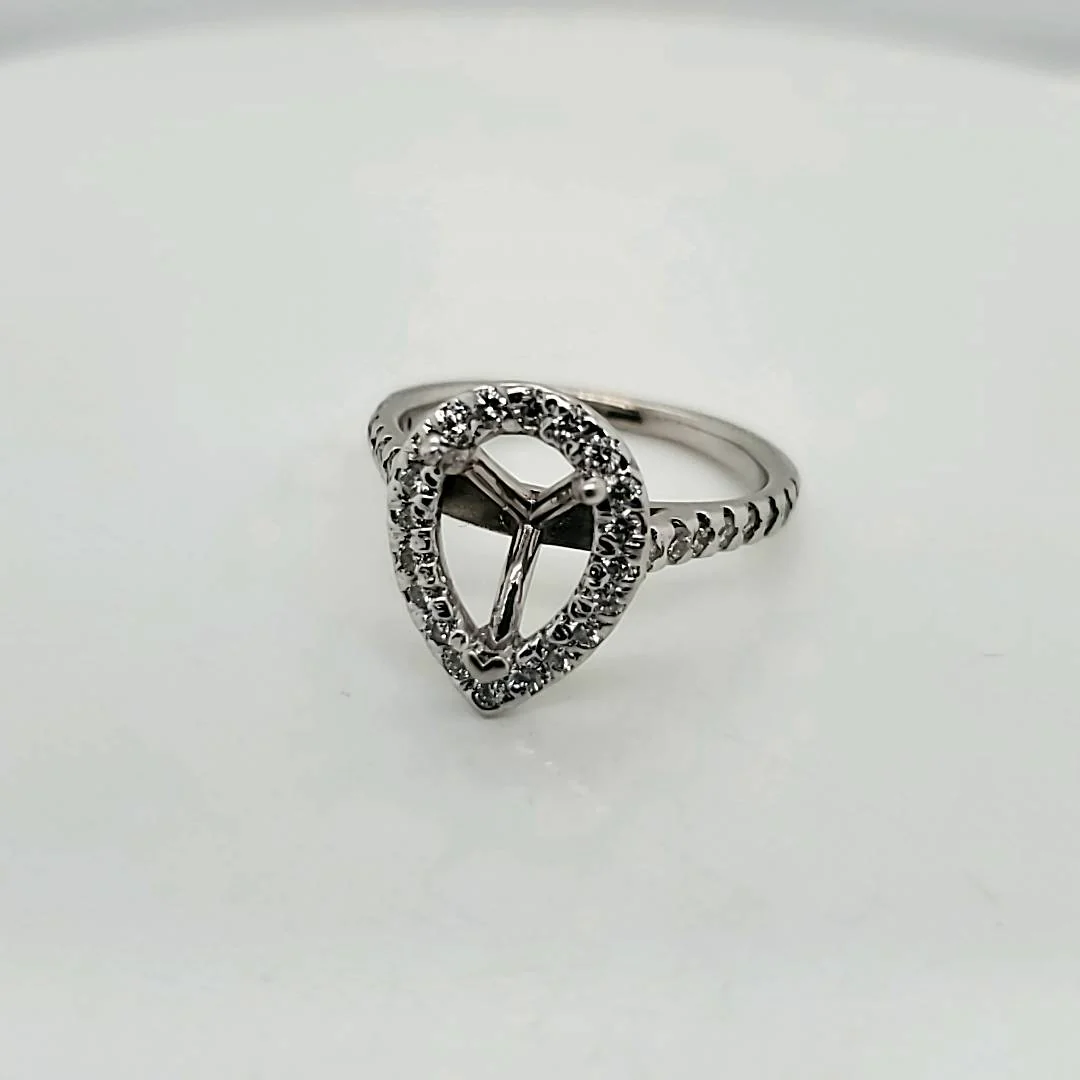 14kt White Gold and Diamond Engagement Ring Mounting