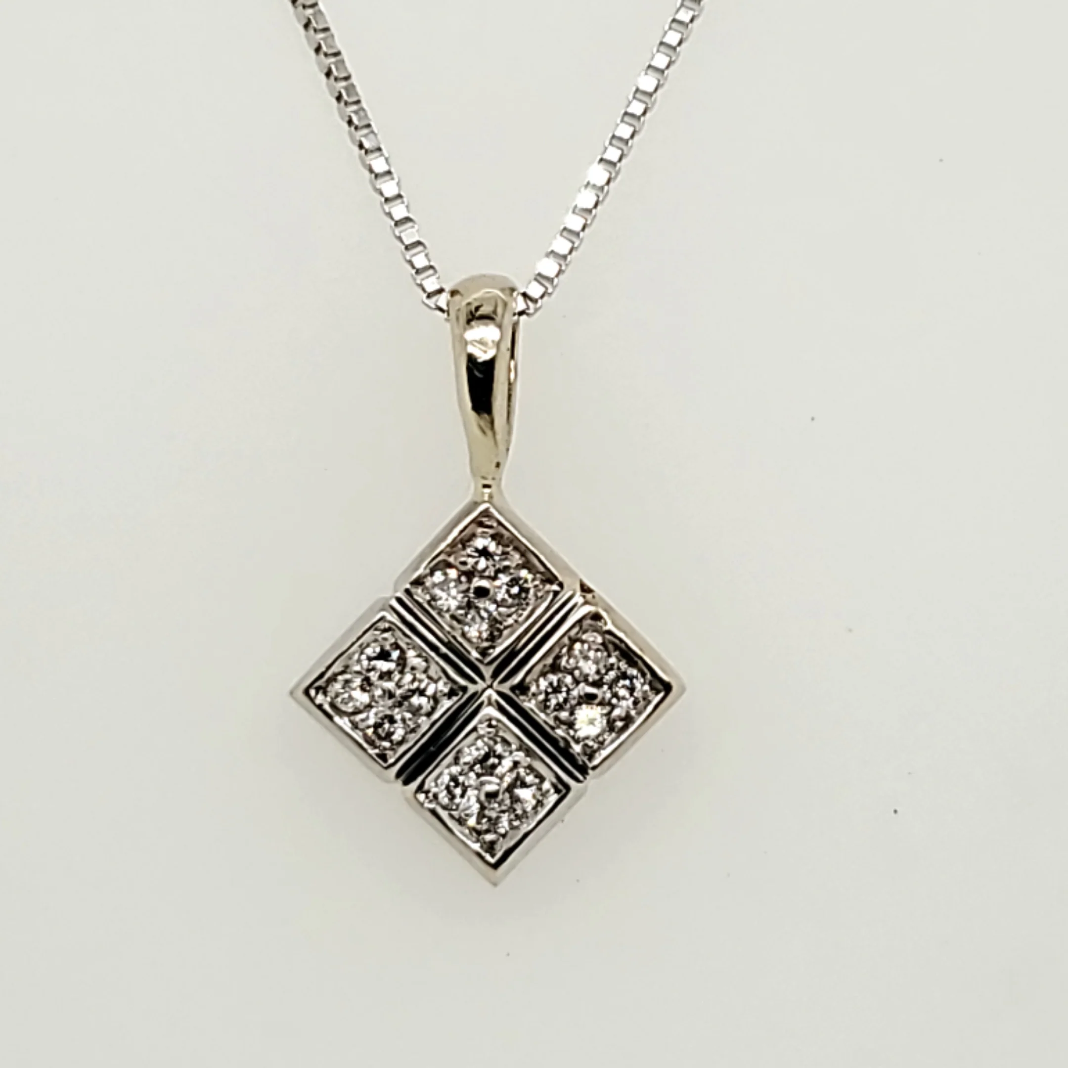 14kt White gold and Diamond Pendant