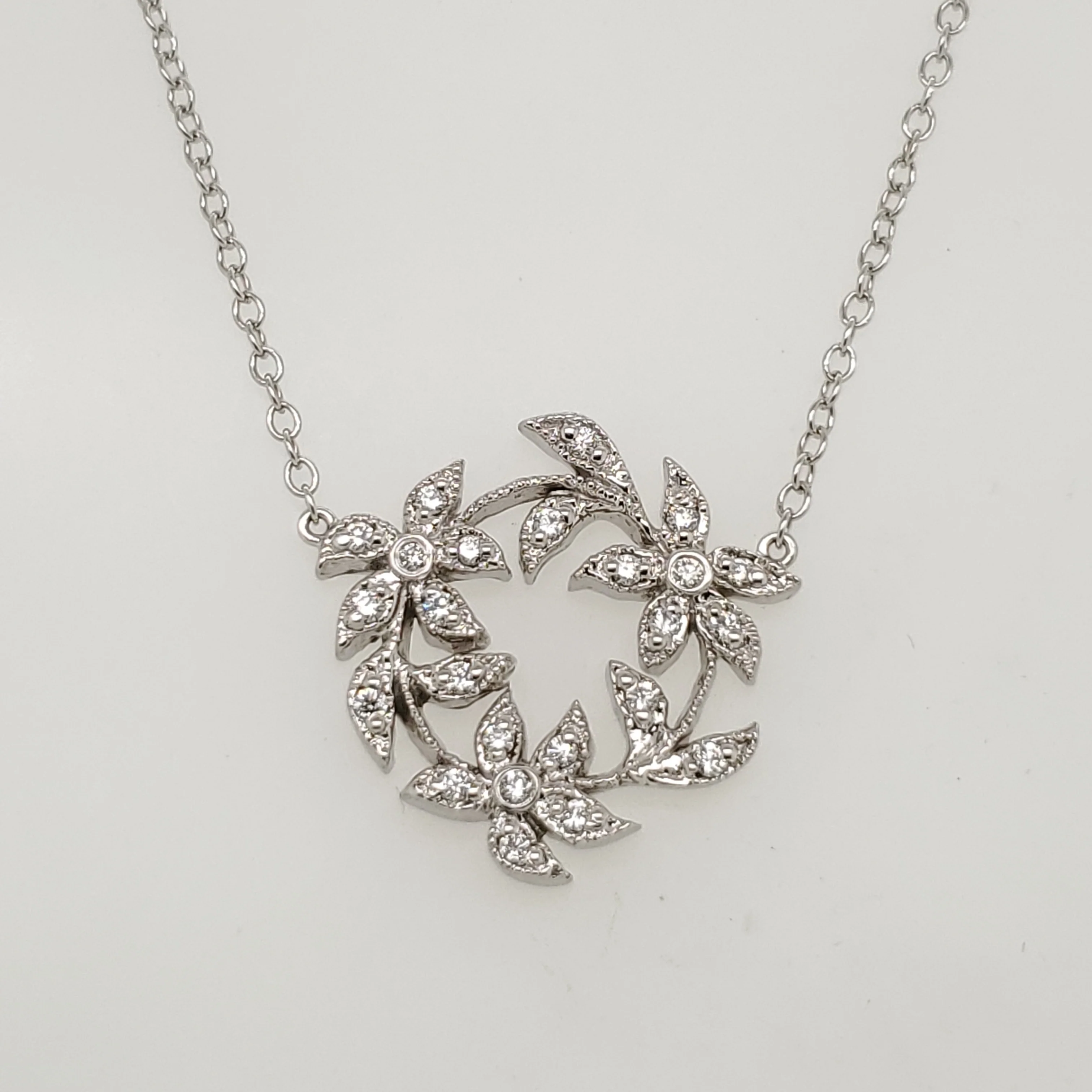 14Kt White Gold And Diamond Wreath Motif Necklace