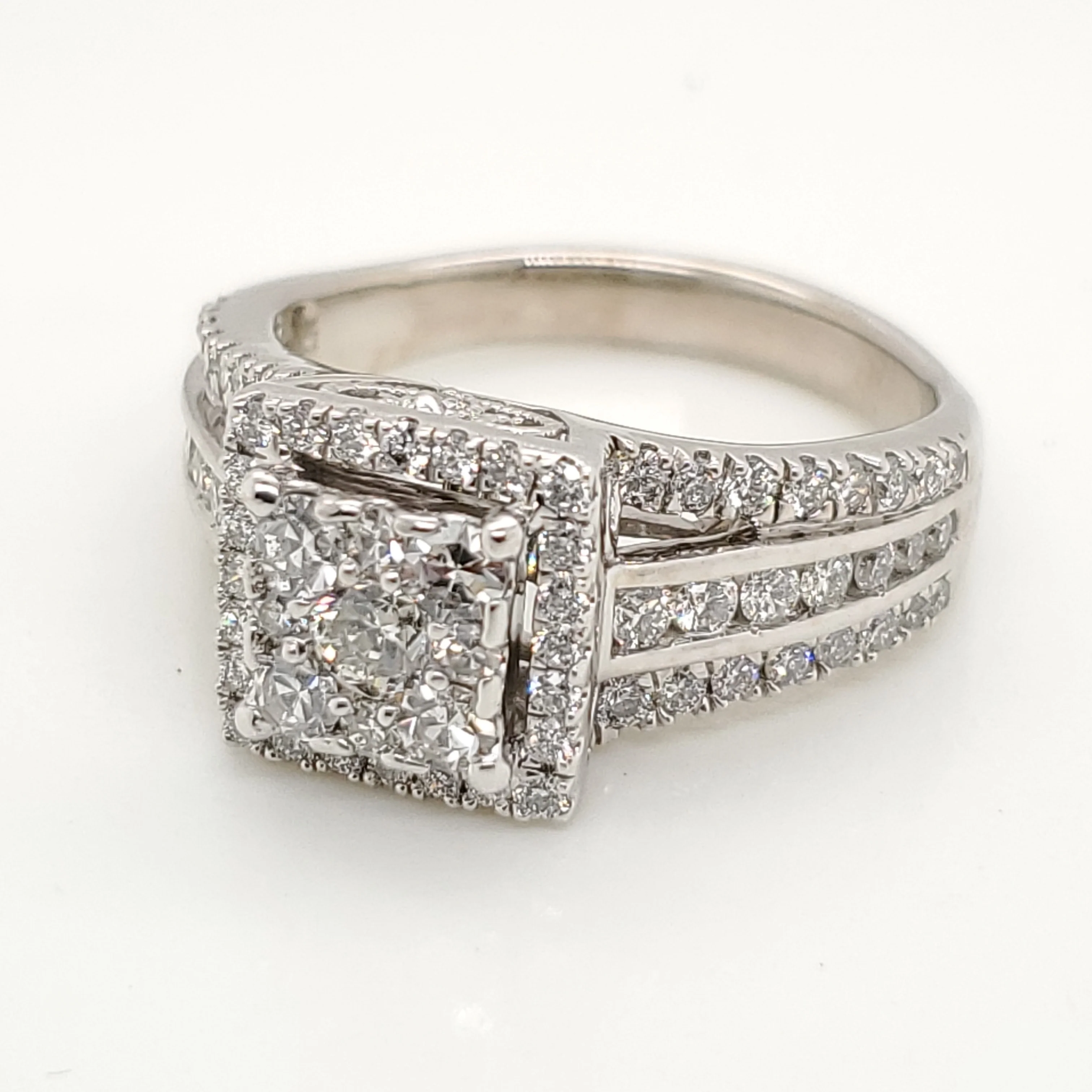 14kt white Gold Diamond Ring