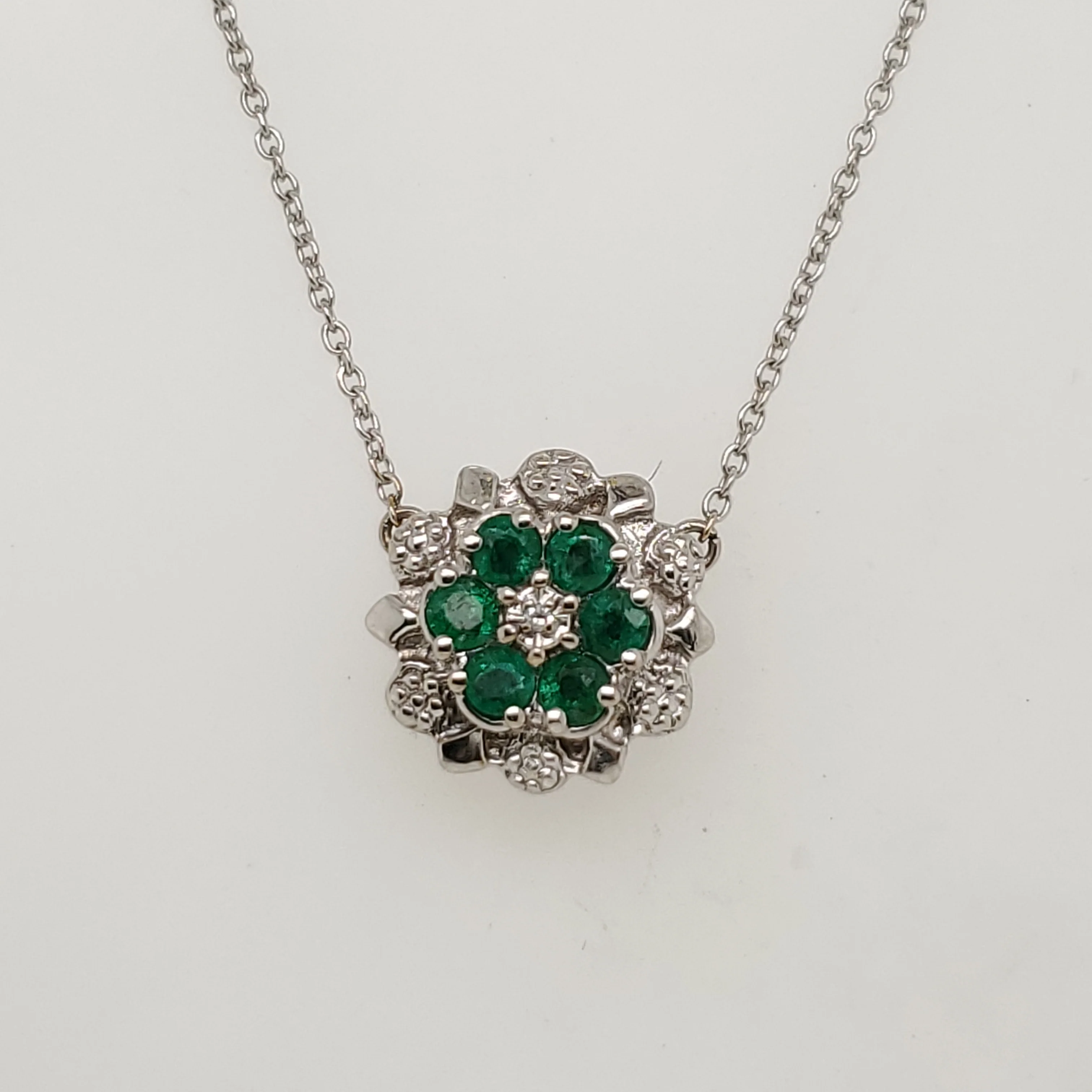 14kt White Gold Emerald Pendant Necklace