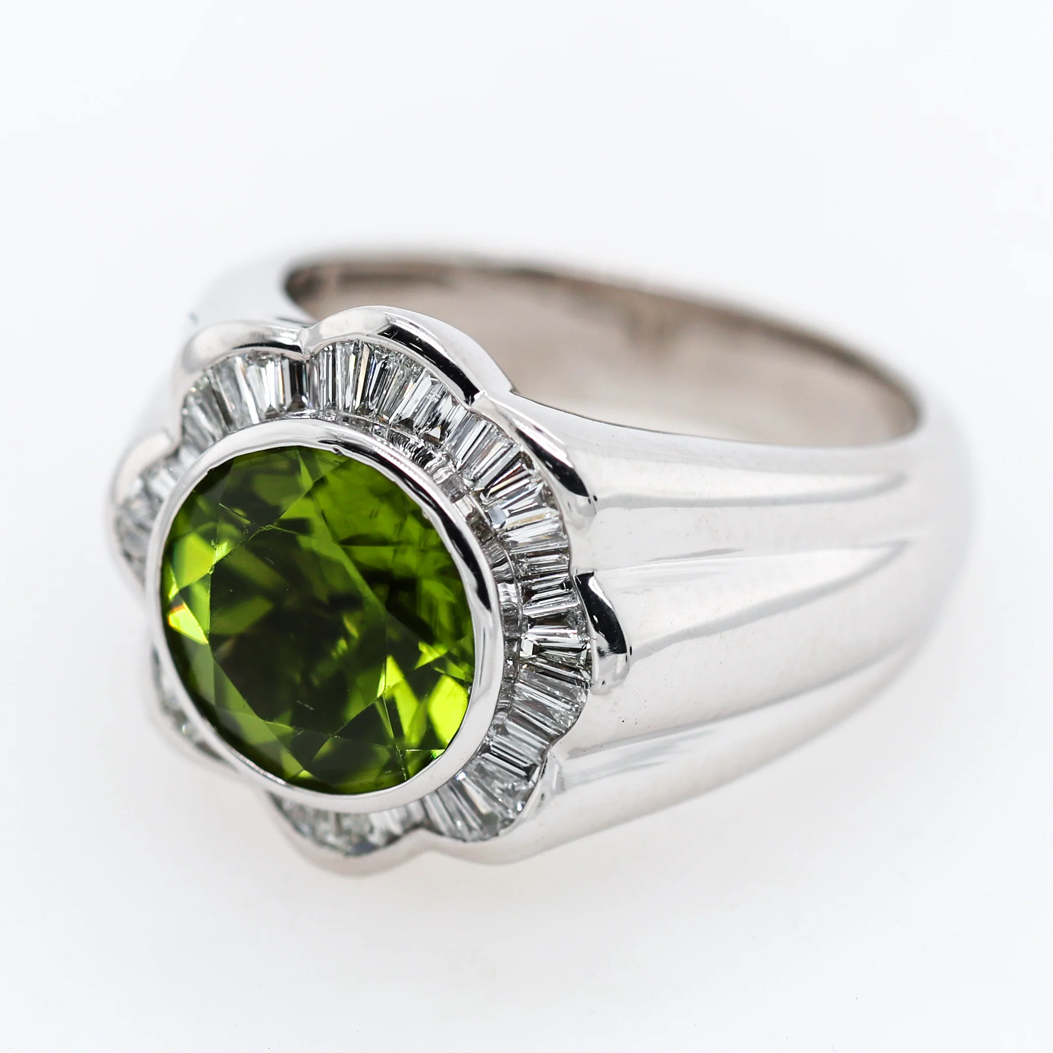14kt White Gold Peridot and Diamond Ring - Image 2