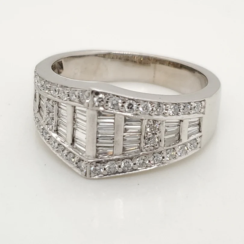 14kt White Gold Round and Baguette Cut Diamond Ring