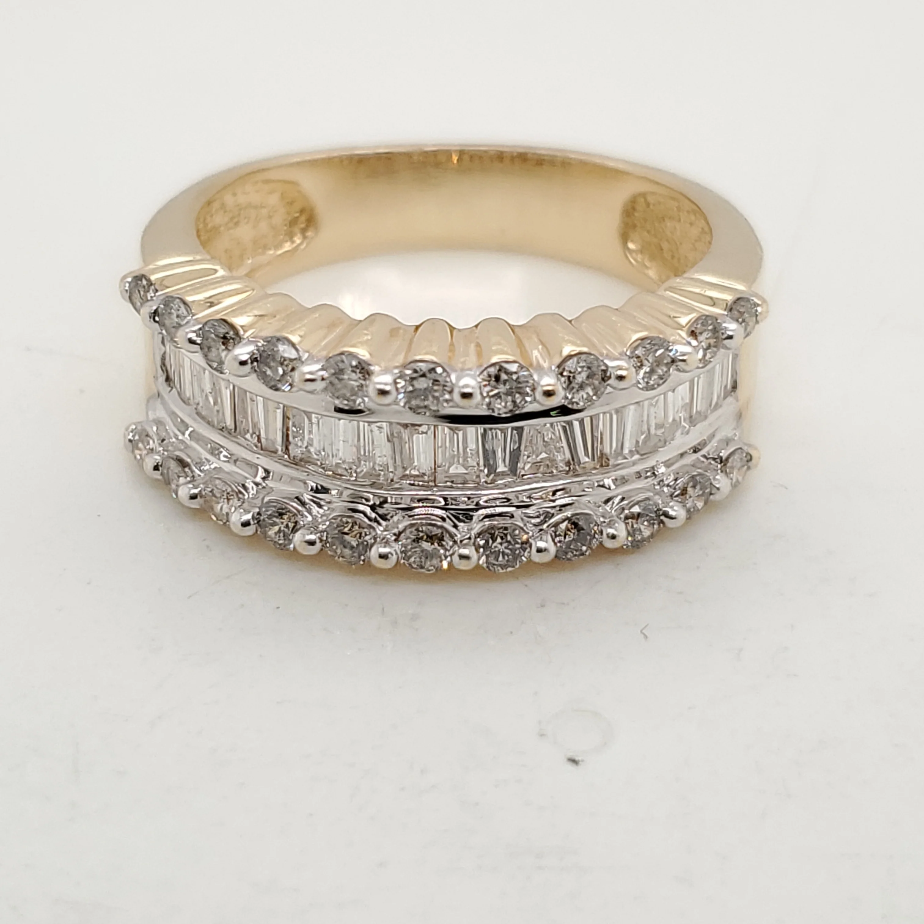 14kt White Gold Round and Baguette Diamond Ring