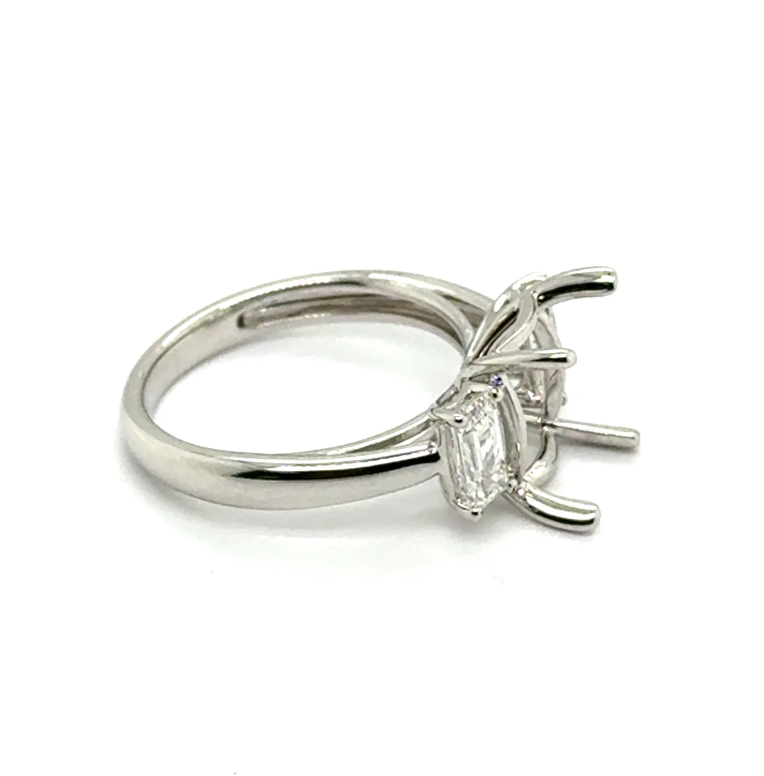 14kt White Gold Three Stone Emerald Diamond Mounting To Fit A 10x8mm Oval Center - Image 2