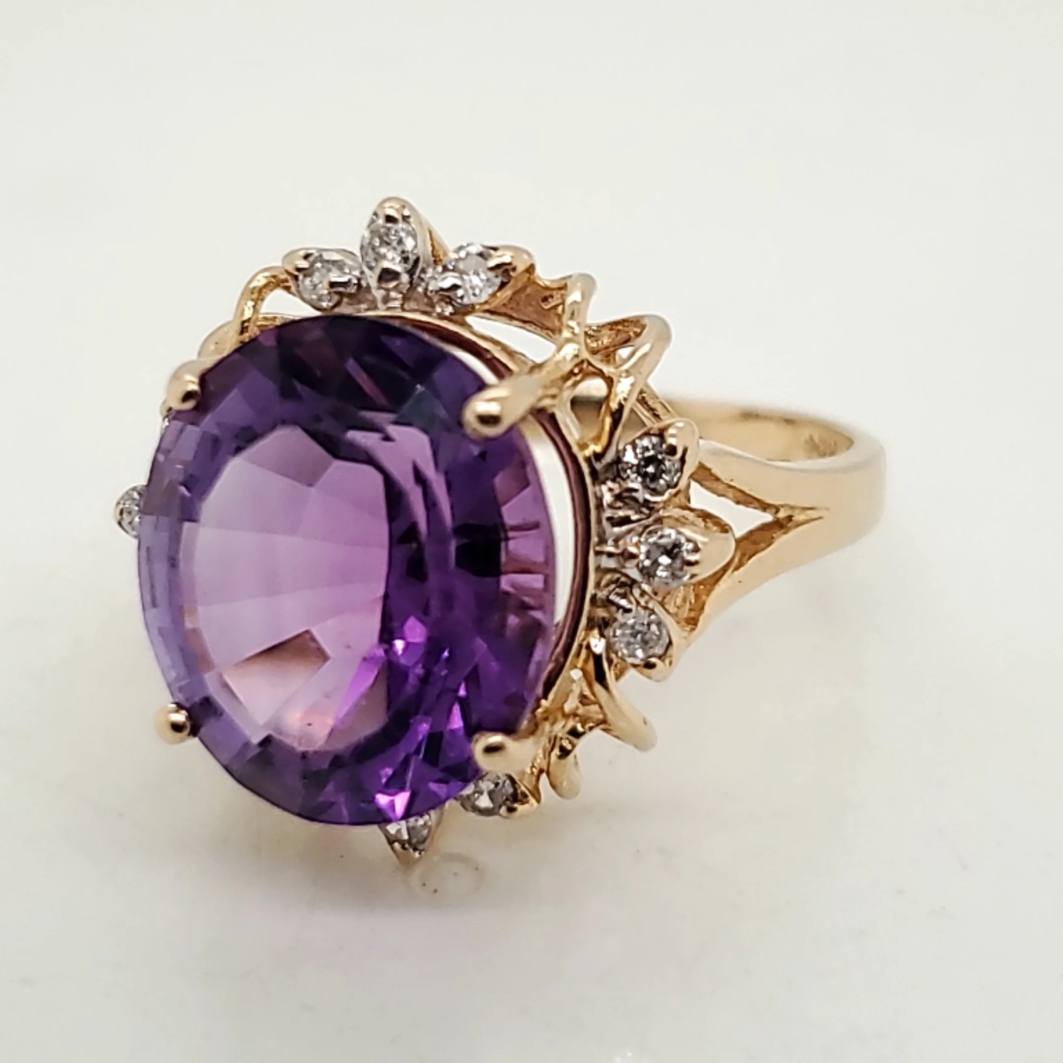 14kt Yellow Gold Amethyst and Diamond Ring