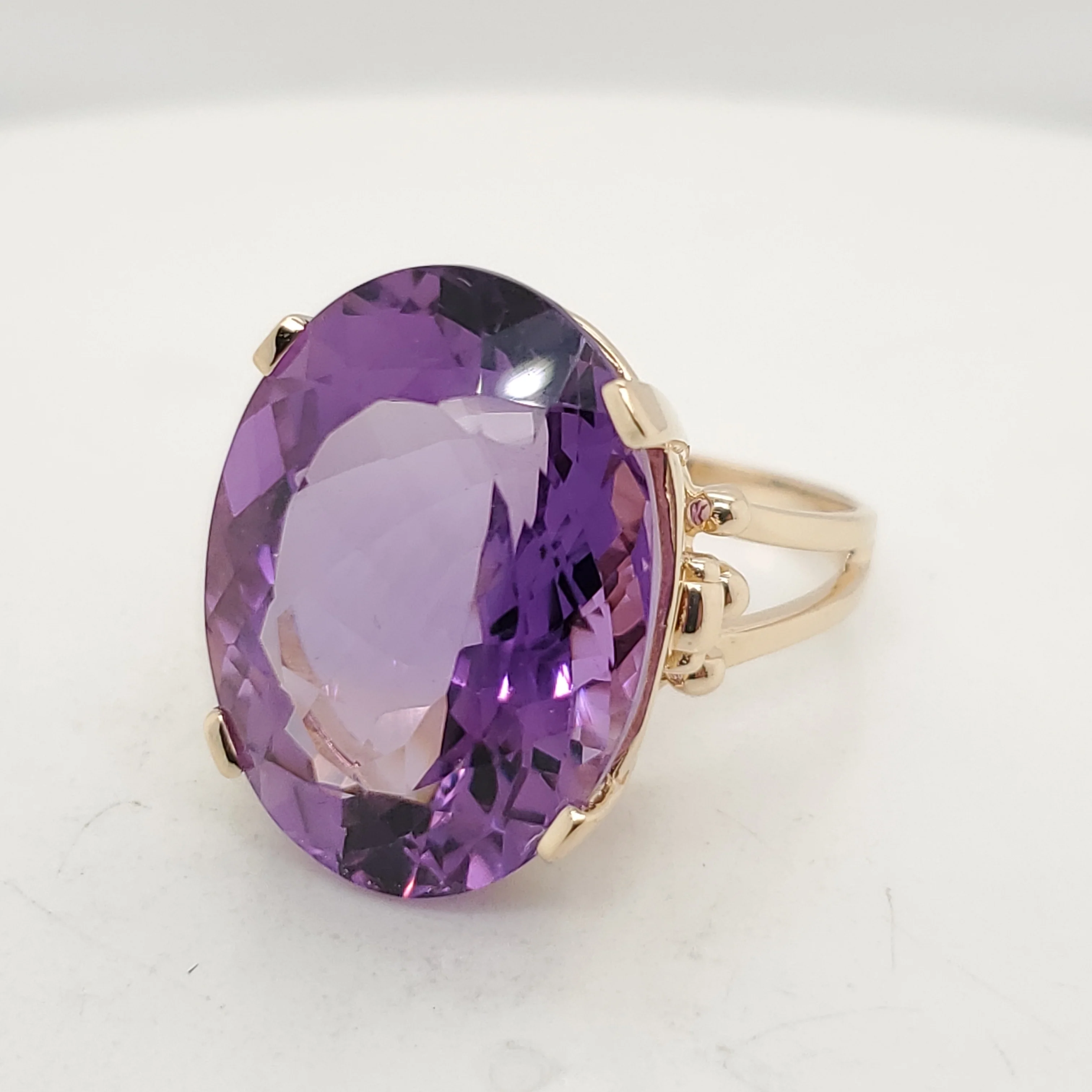 14kt Yellow Gold Amethyst Ring