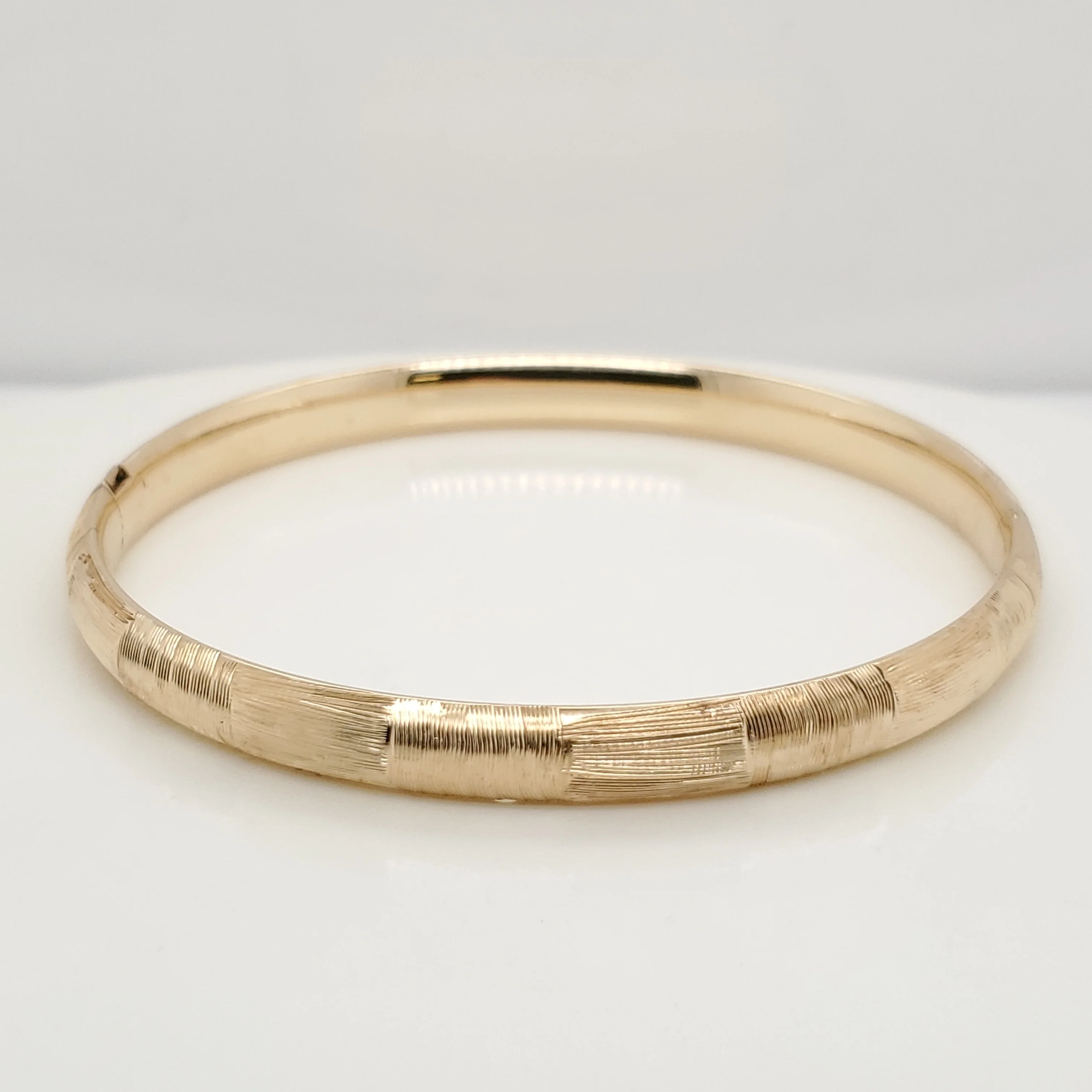 14Kt Yellow Gold Bangle Bracelet
