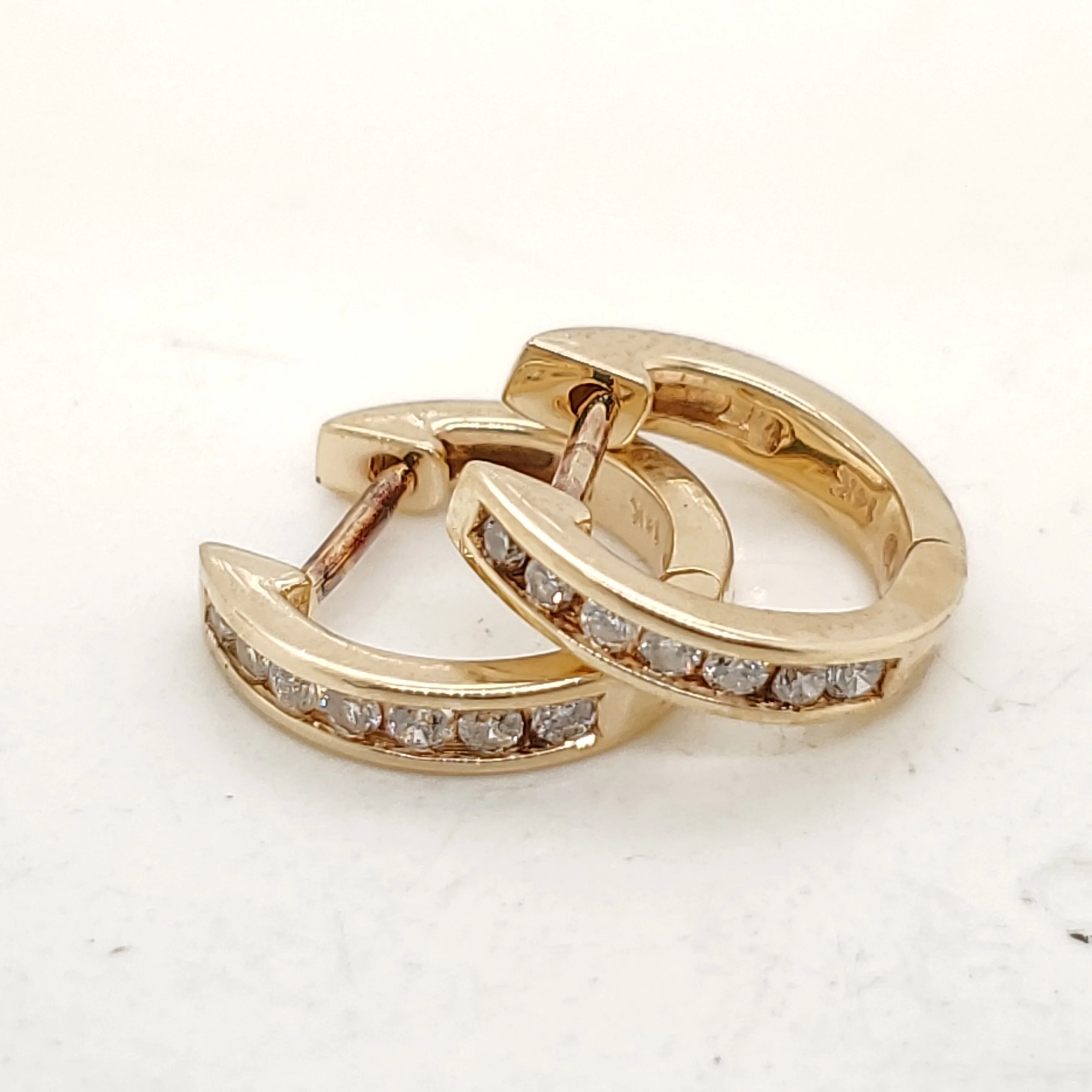 14kt Yellow Gold Diamond Huggie Hoop Earrings