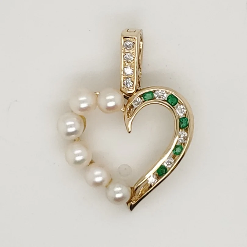 14kt Yellow Gold Emerald Pearl and Diamond Pendant Necklace