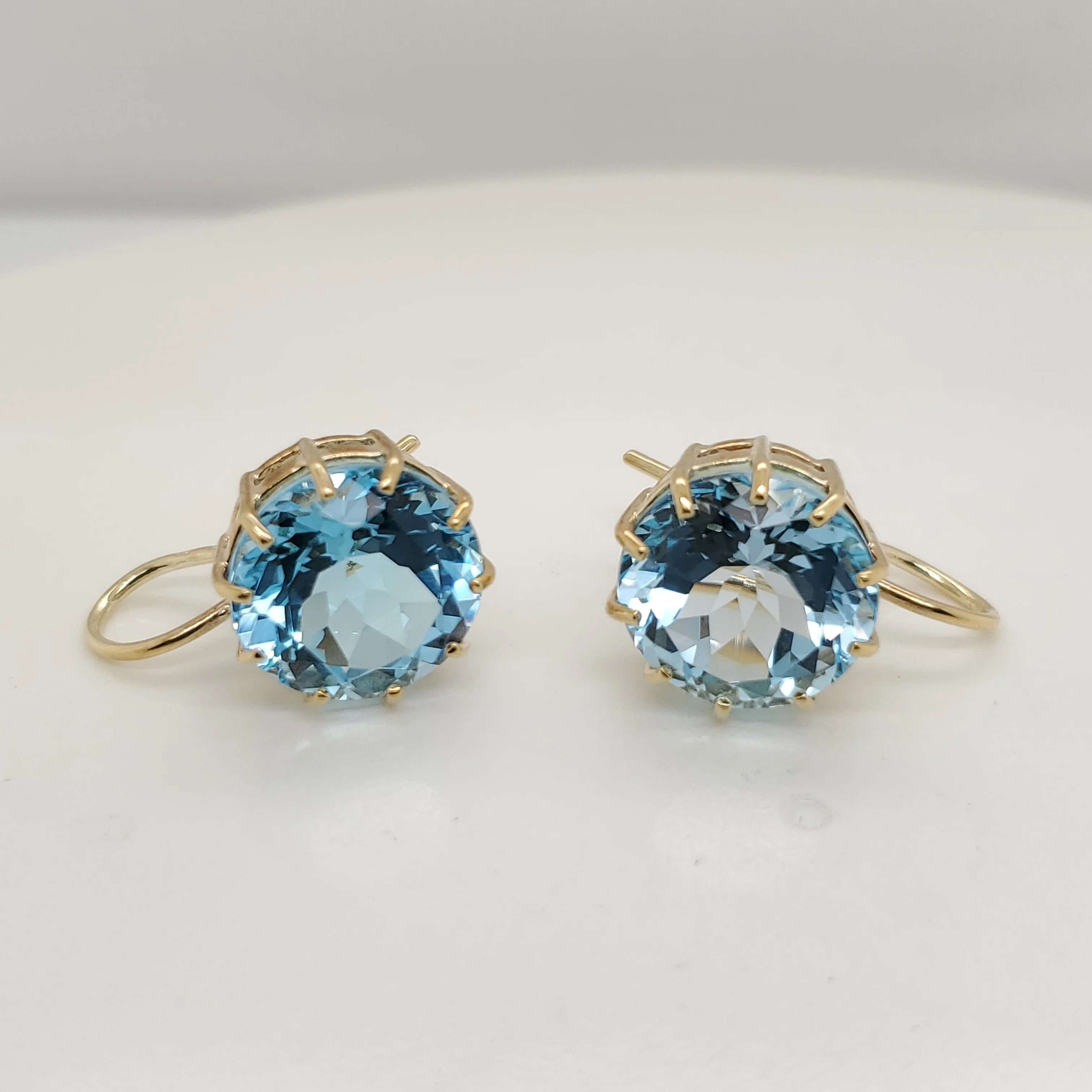 14kt Yellow Gold Swiss Blue Topaz Earrings