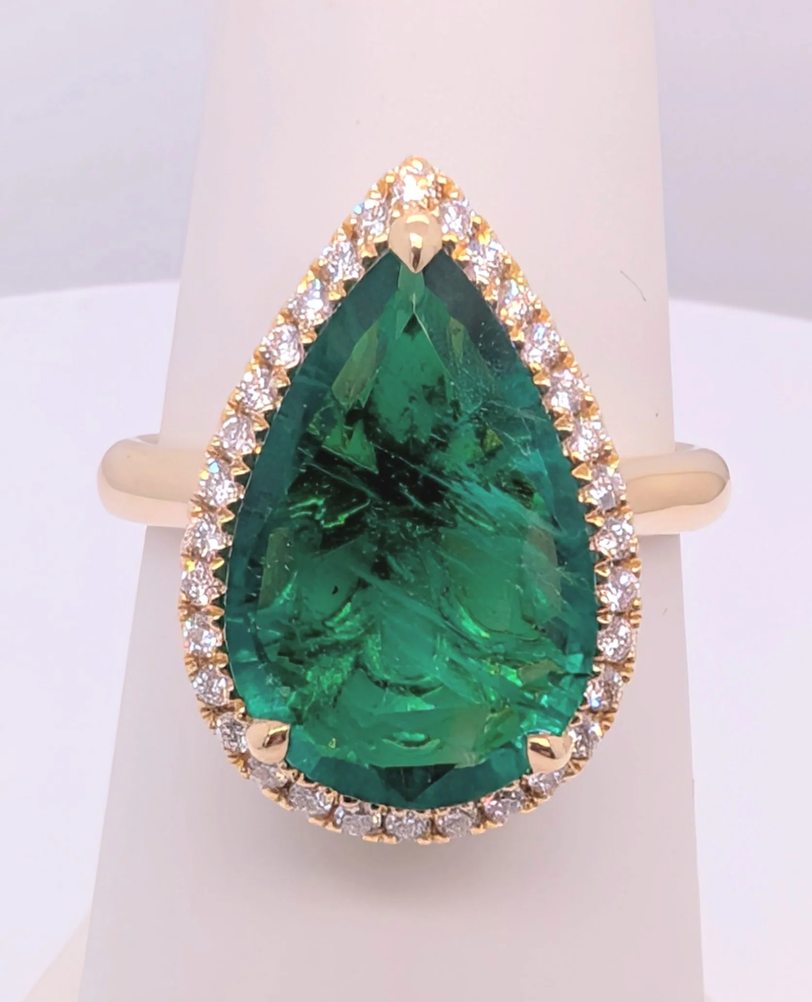 14KY 4.53ct Pear Shaped Emerald and Diamond Halo Style Ring 0.26cttw