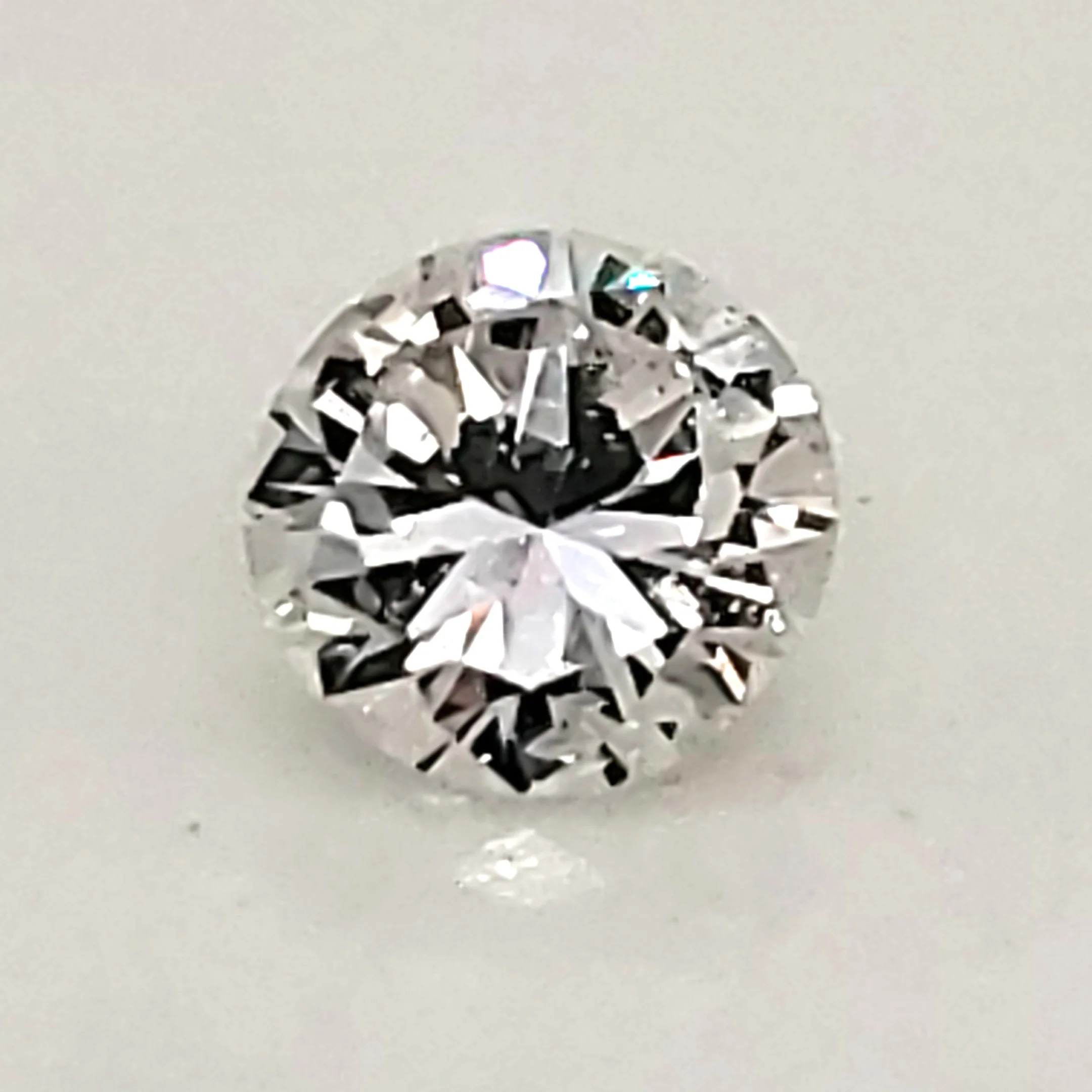 18kt White Gold 1.32 Carat Round Brilliant Cut Diamond Engagement Ring - Image 3