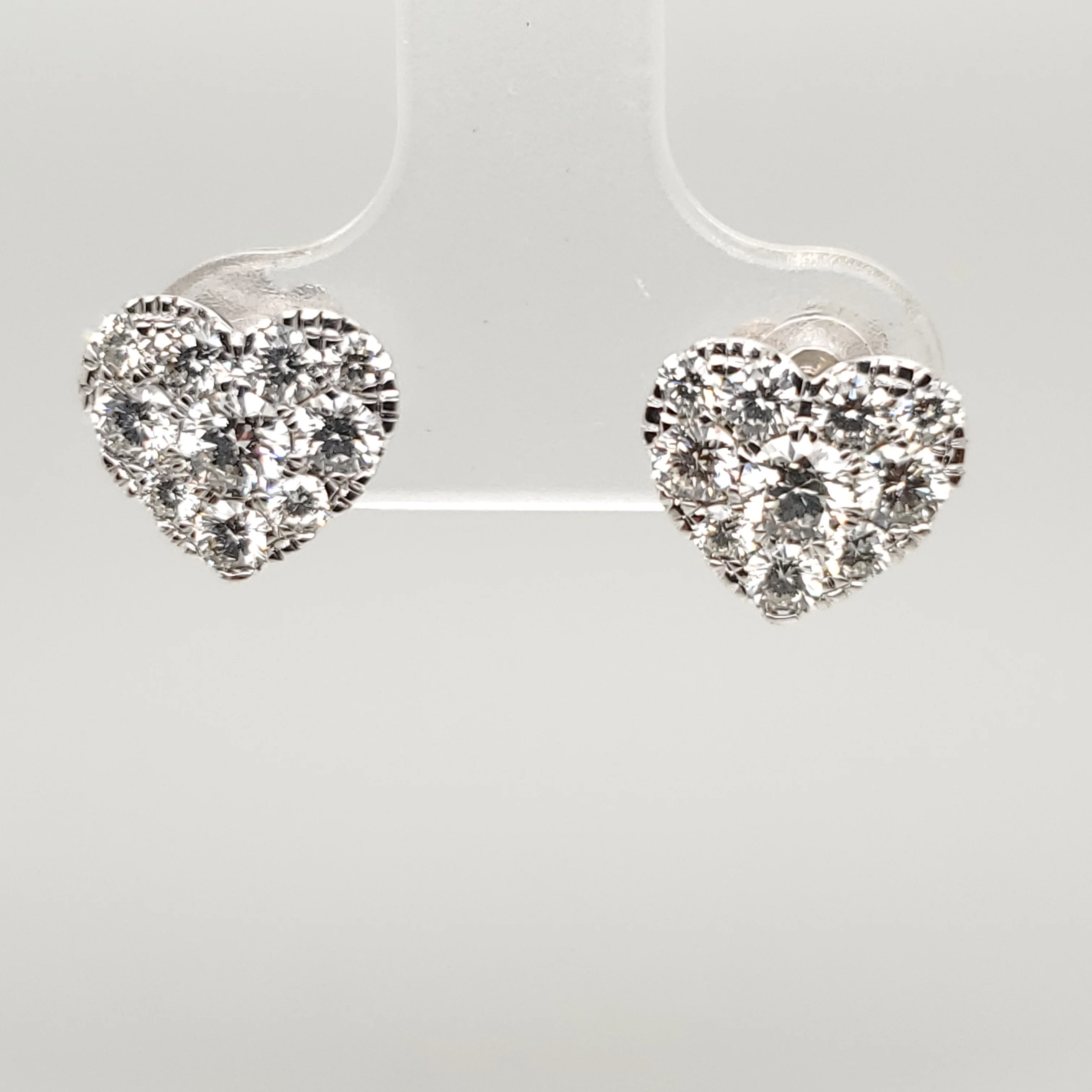 18kt White Gold Diamond Heart Stud Earrings