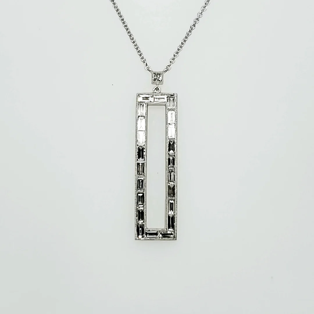 18kt White Gold Diamond Pendant Necklace