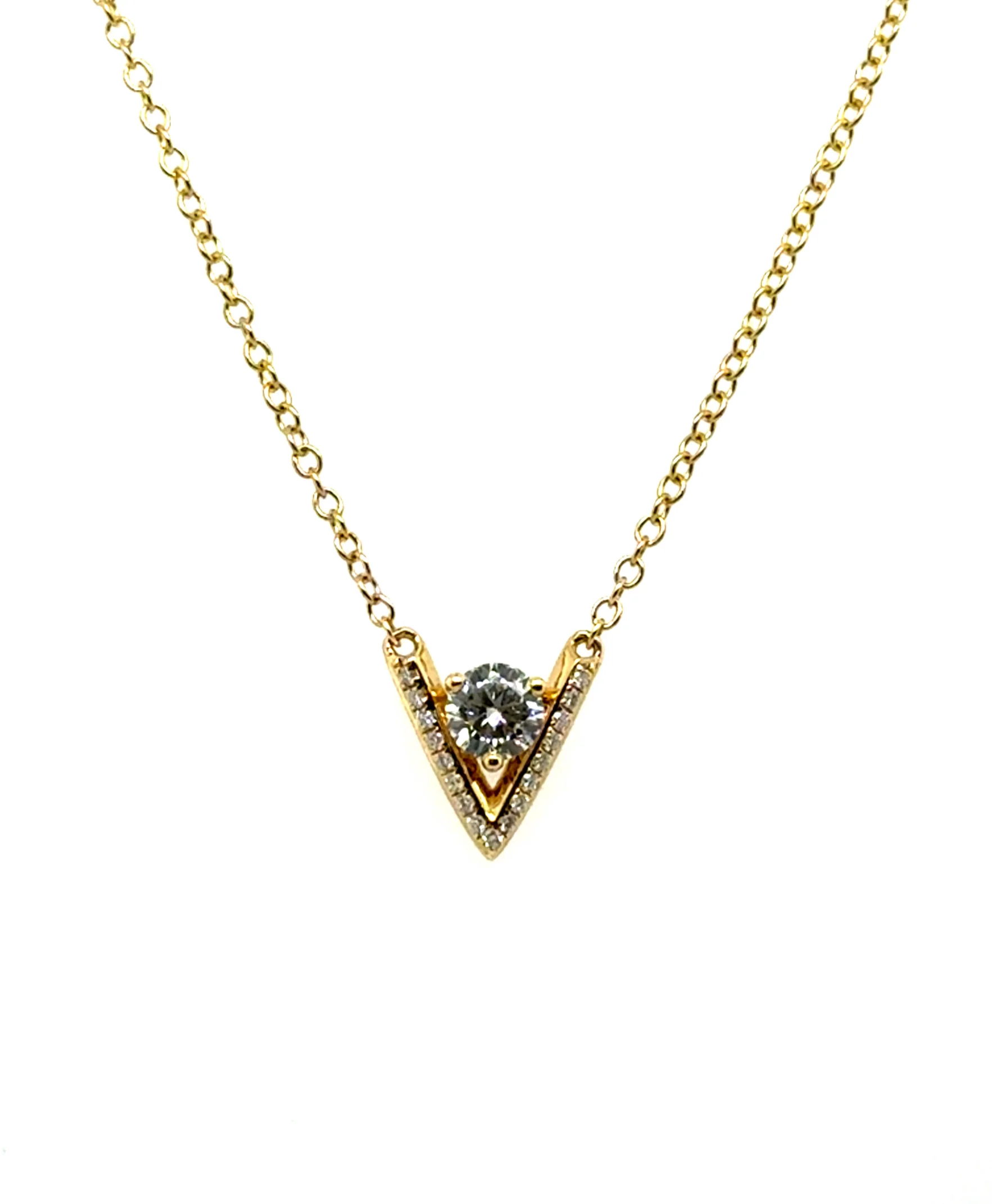 18kt Yellow Gold 0.36Ctw ""V"" Design Diamond Necklace