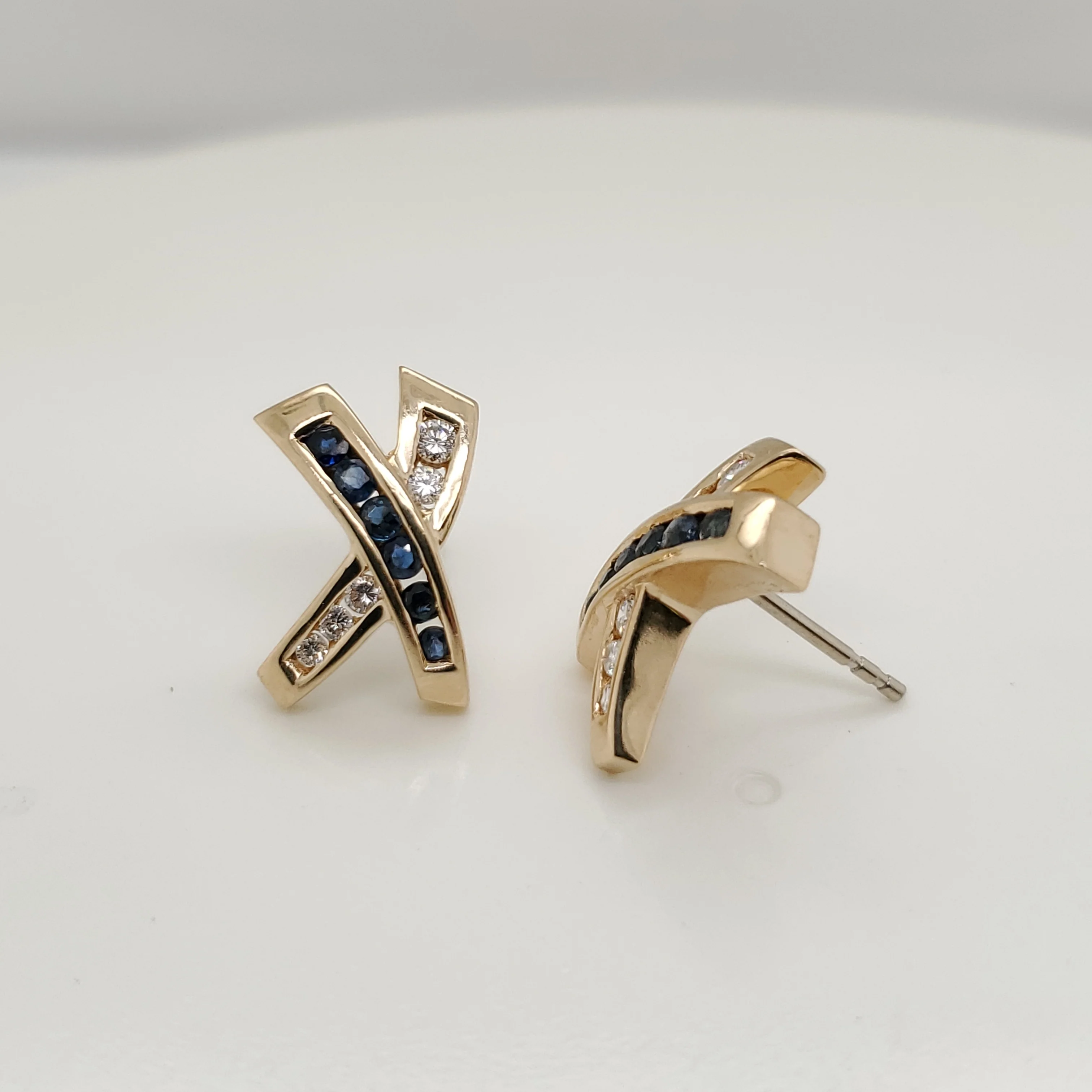 18kt Yellow Gold Diamond and Sapphire Stud Earrings