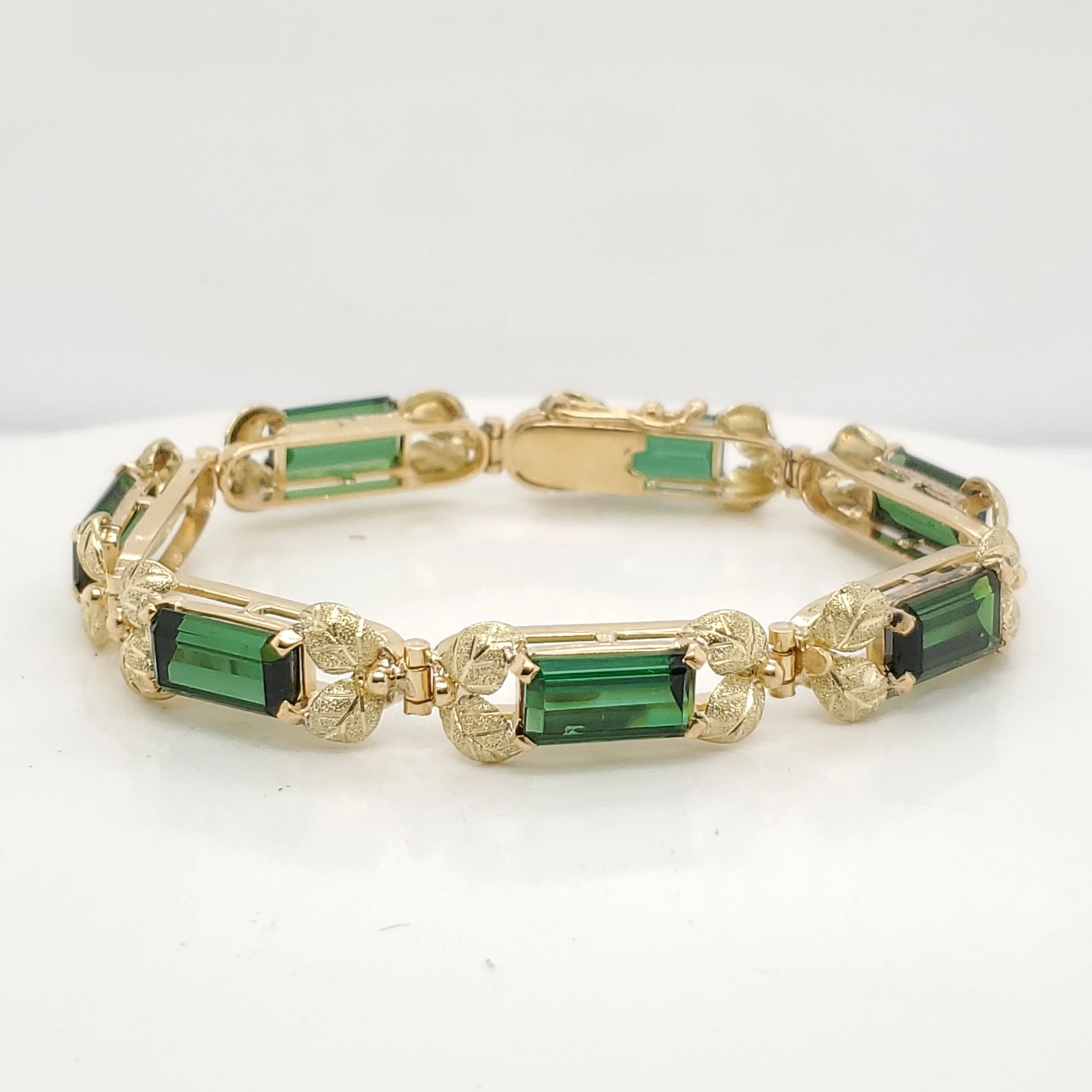 18kt Yellow Gold Green Tourmaline Bracelet