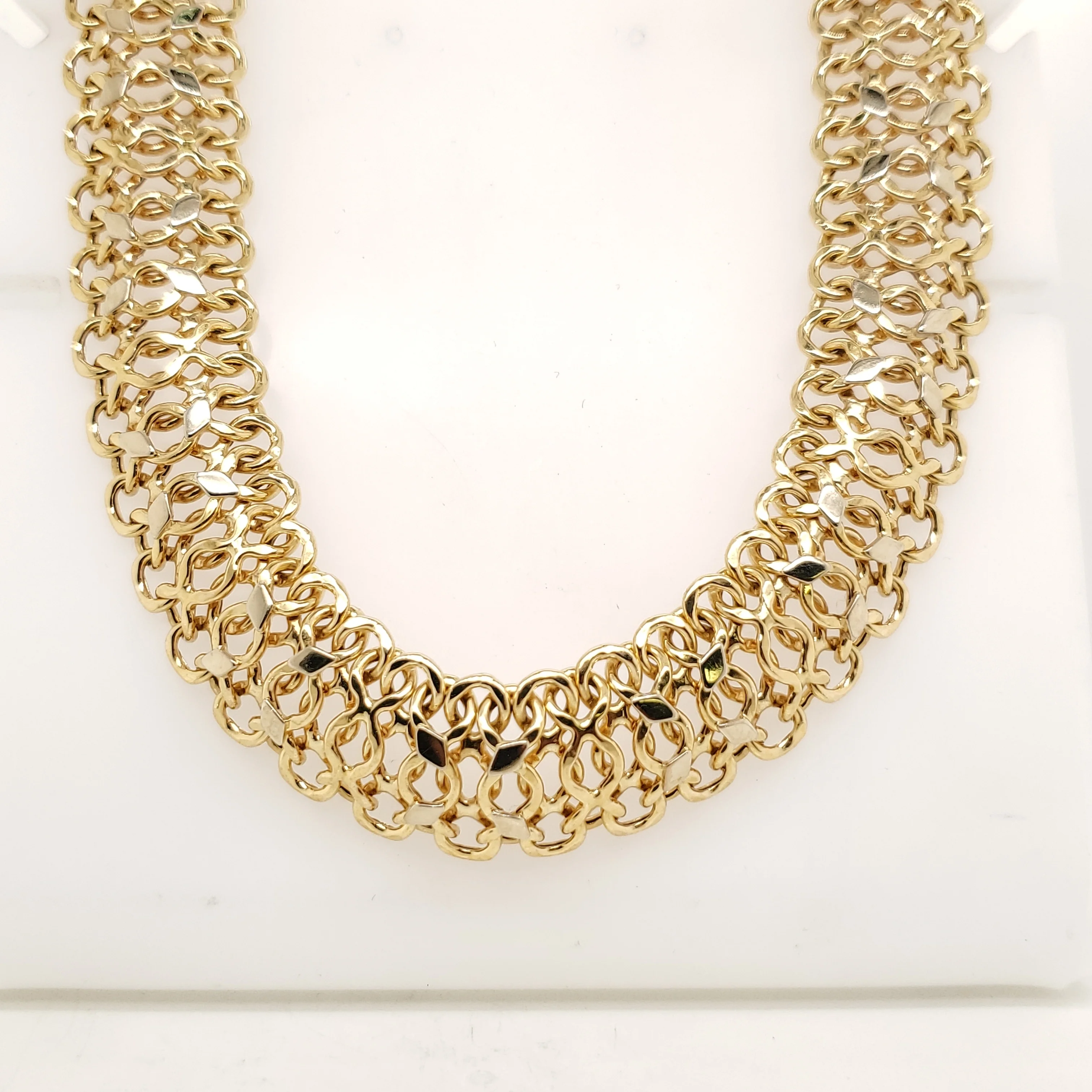 18kt Yellow Gold Open Weave Style Necklace Signed Sadusa