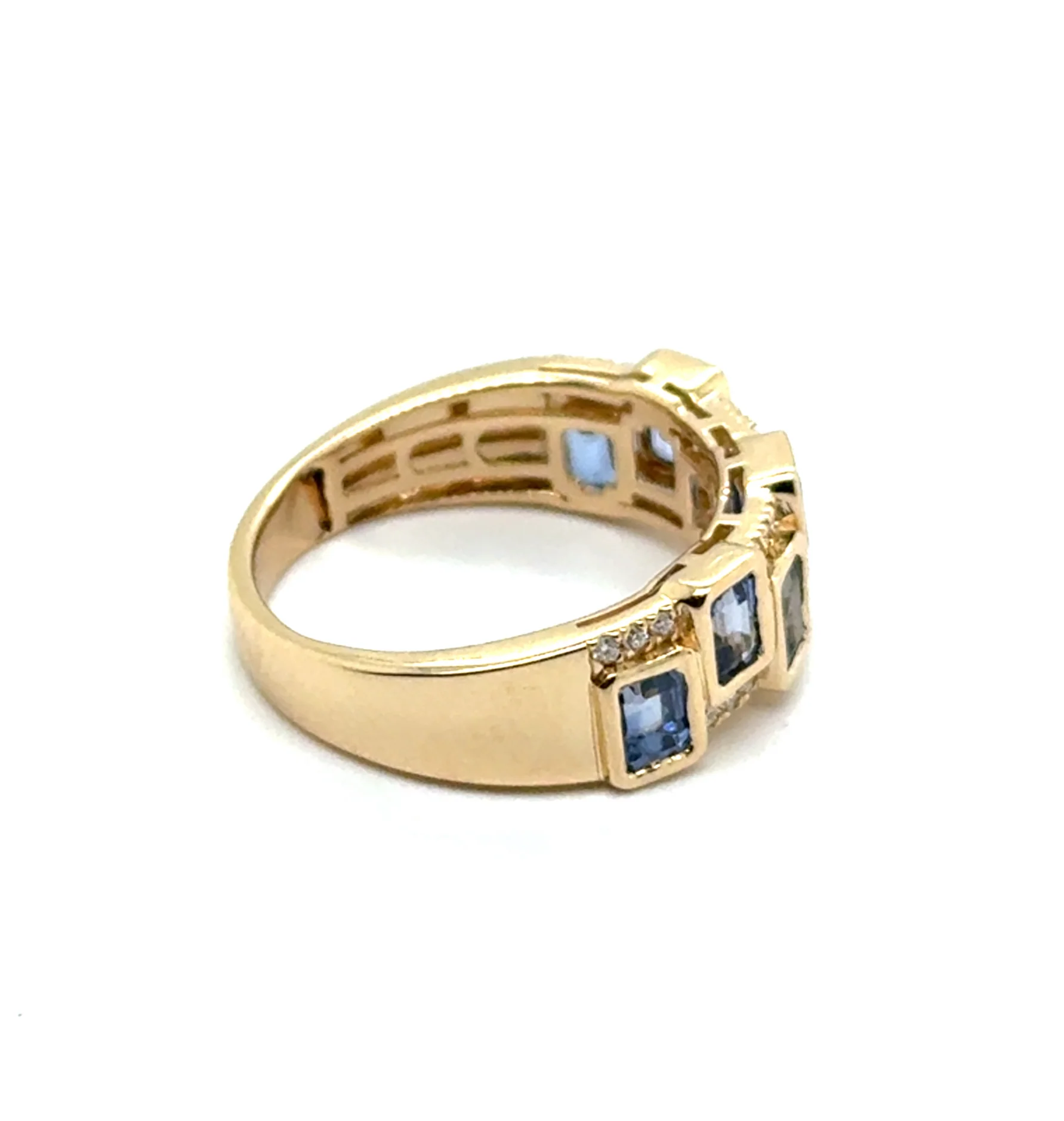2.40 Ctw 14Kt Yellow Gold Sapphire And Diamond Band - Image 2