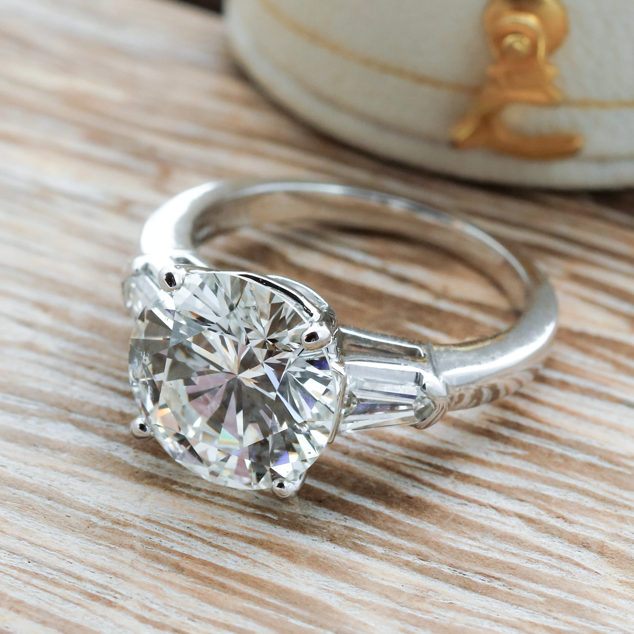 5.22 Carat Round Diamond Engagement Ring - Image 3