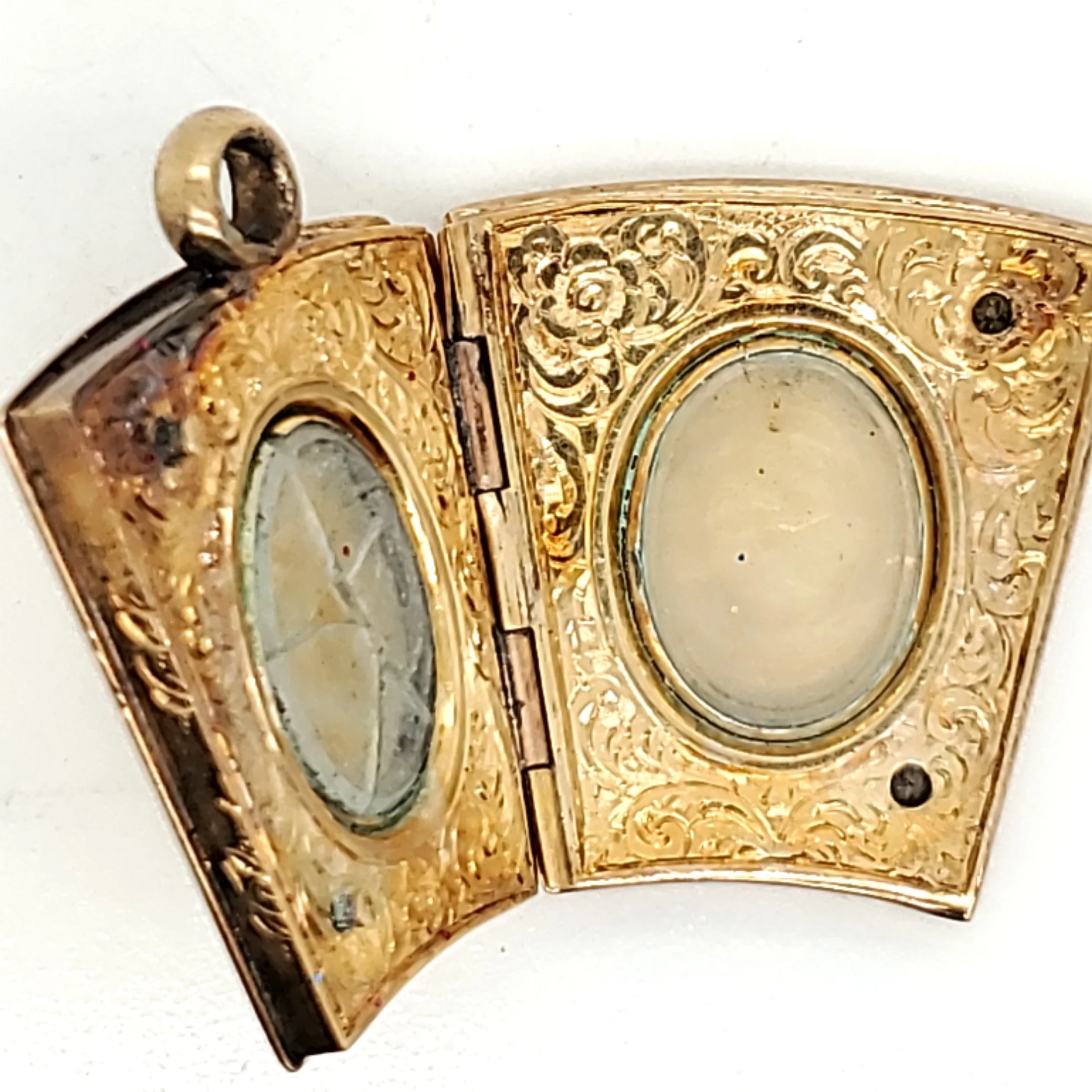 Antique Victorian 14kt Gold Locket - Image 3