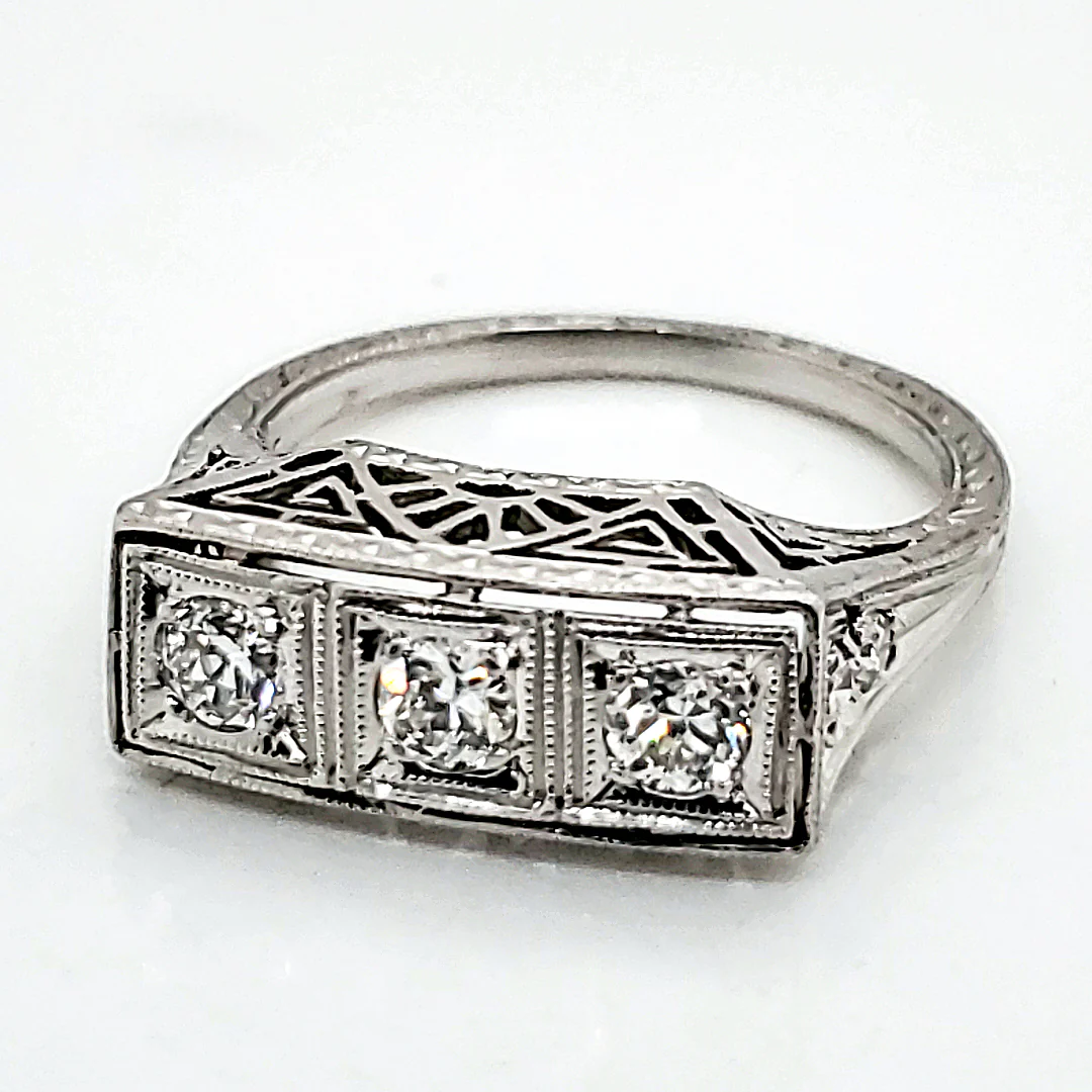 Art Deco Platinum Filigree Diamond Ring