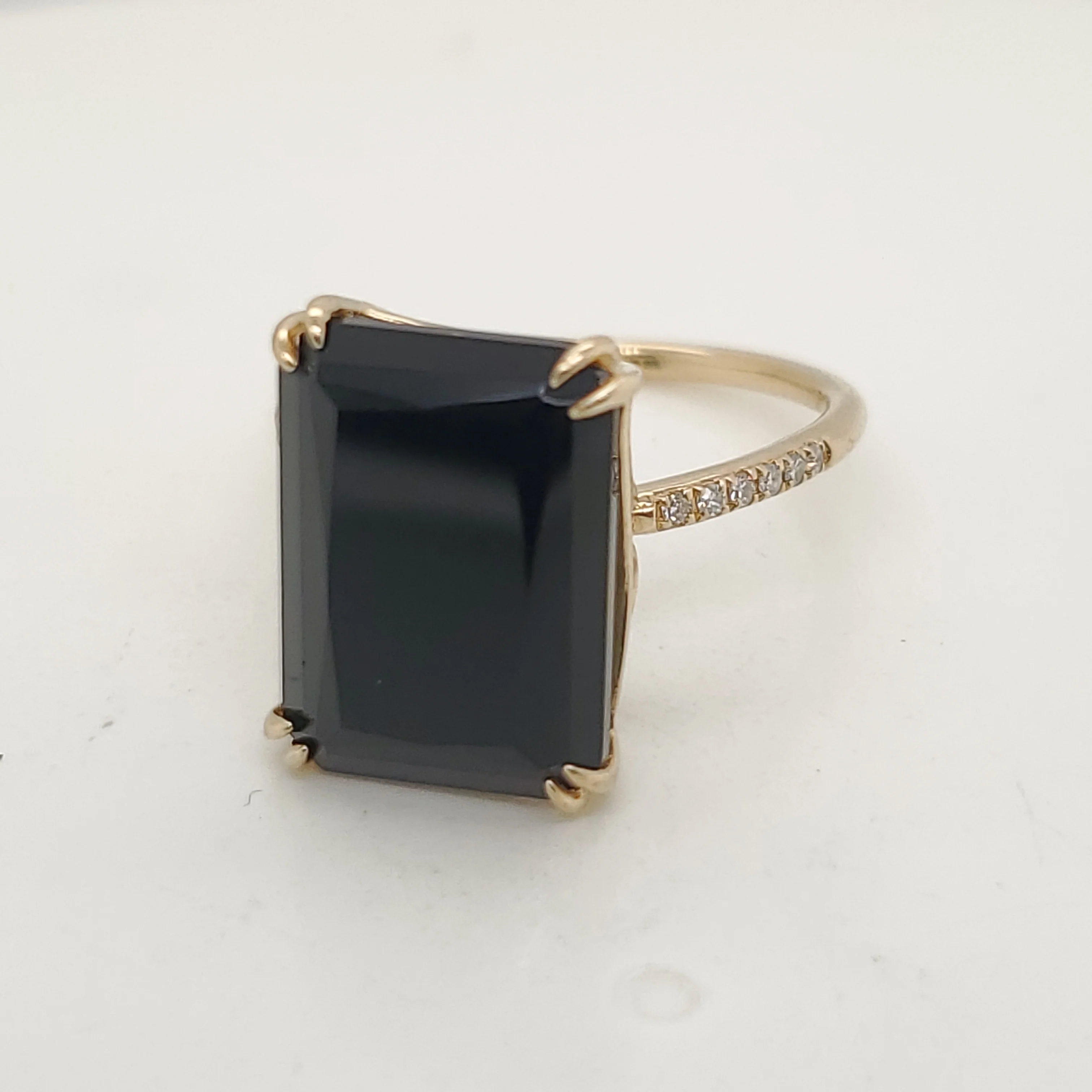Effy 14kt Yellow Gold Onyx and Diamond Ring
