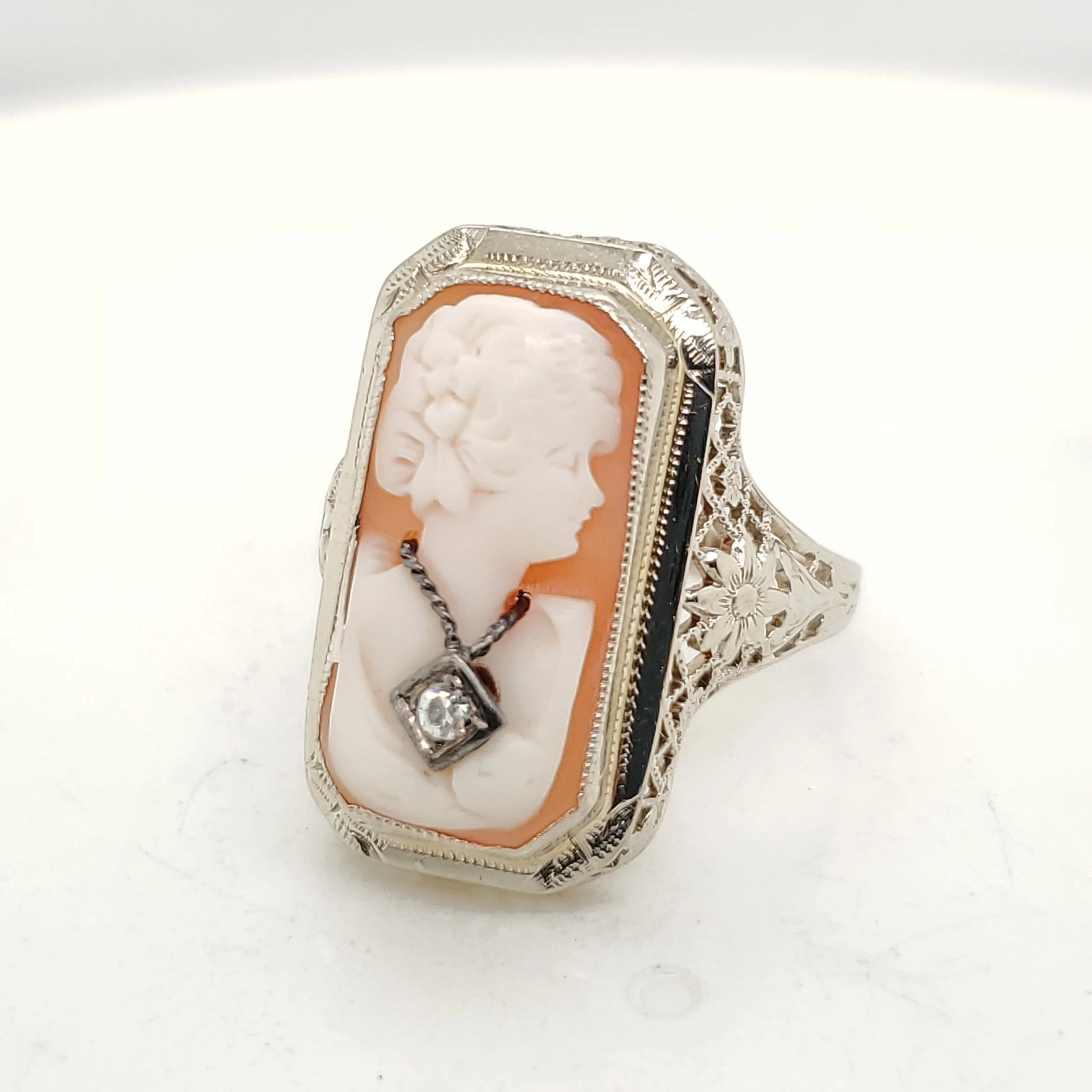 Late Art Deco Filigree Cameo Ring