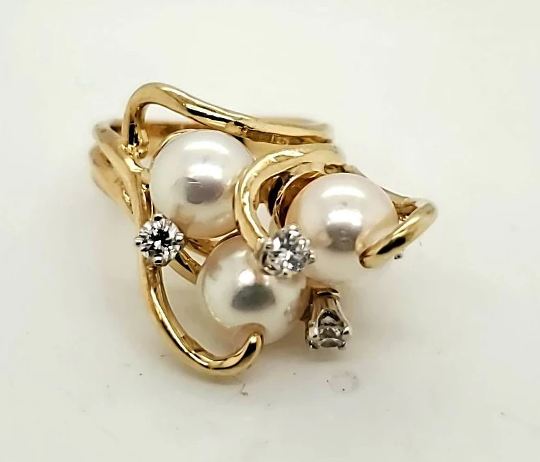Modernist 18kt Yellow Gold Pearl and Diamond Ring