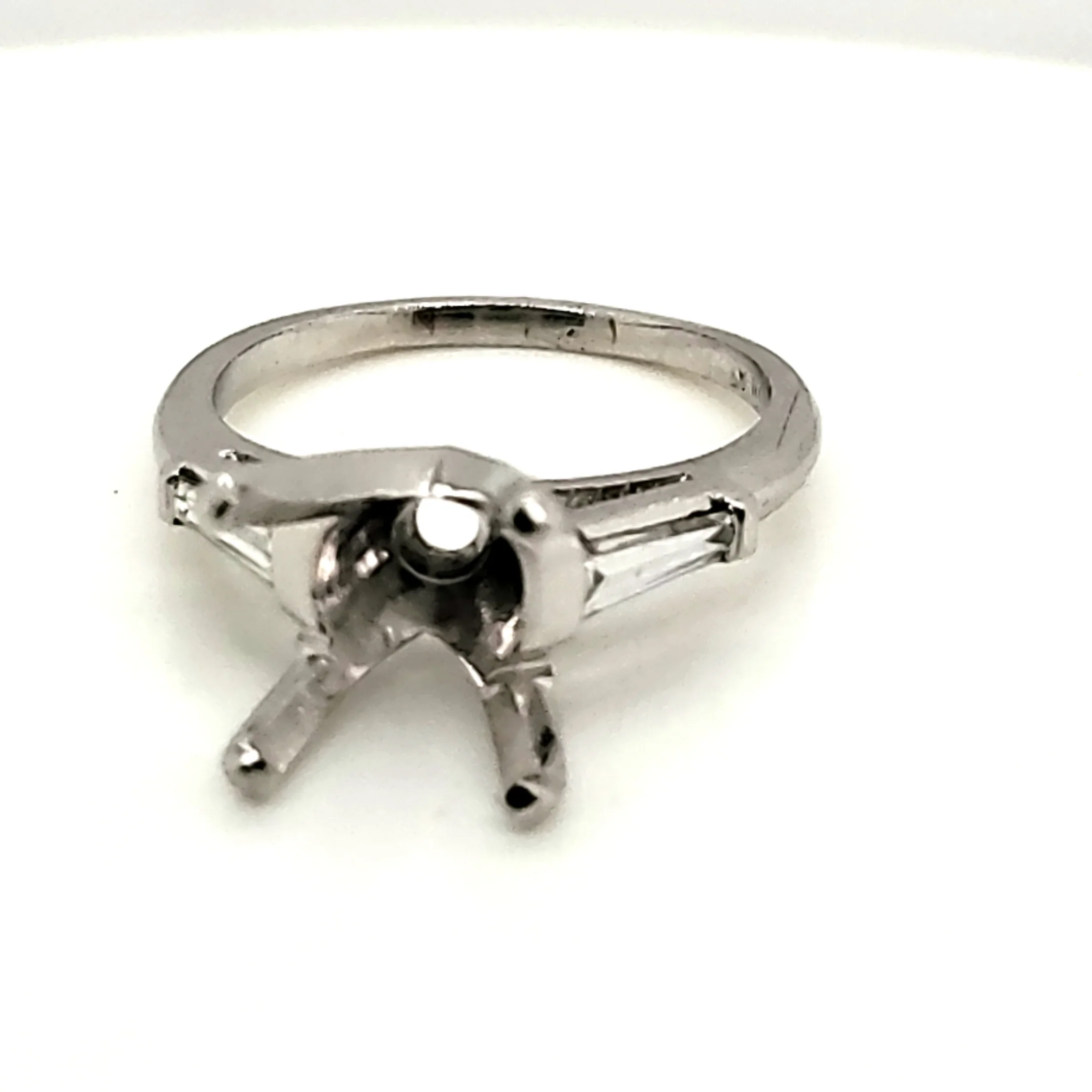 Platinum Baguette Diamond Solitaire Mounting