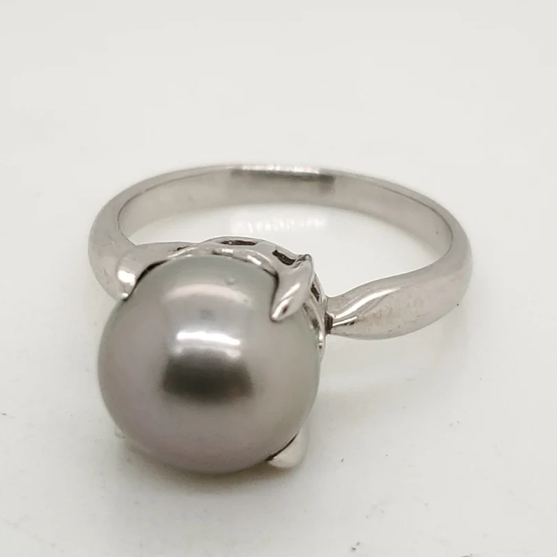 Platinum Gray Pearl Ring