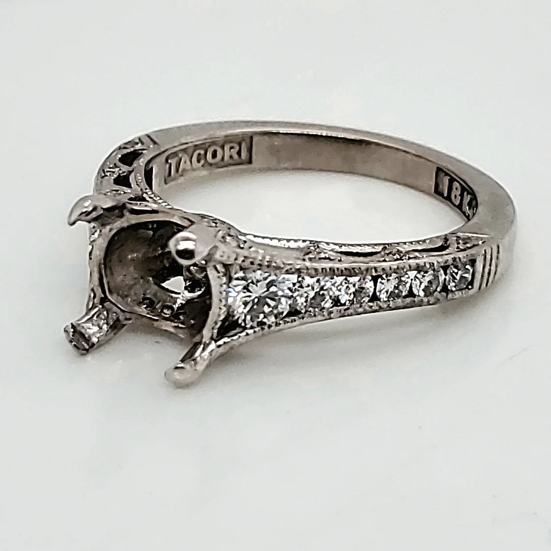 Tacori 18kt White gold and Diamond Engagement Ring Setting