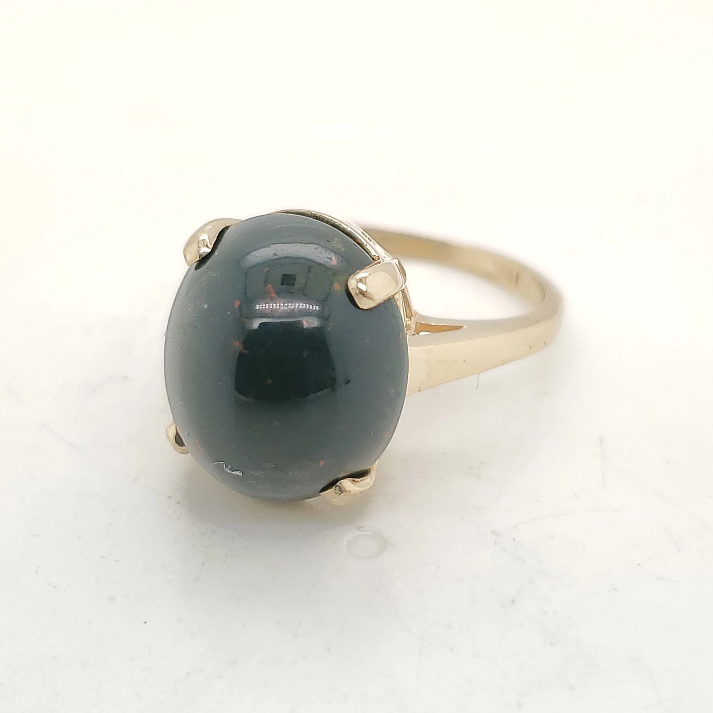 Vintage 14kt Yellow Gold Bloodstone Ring