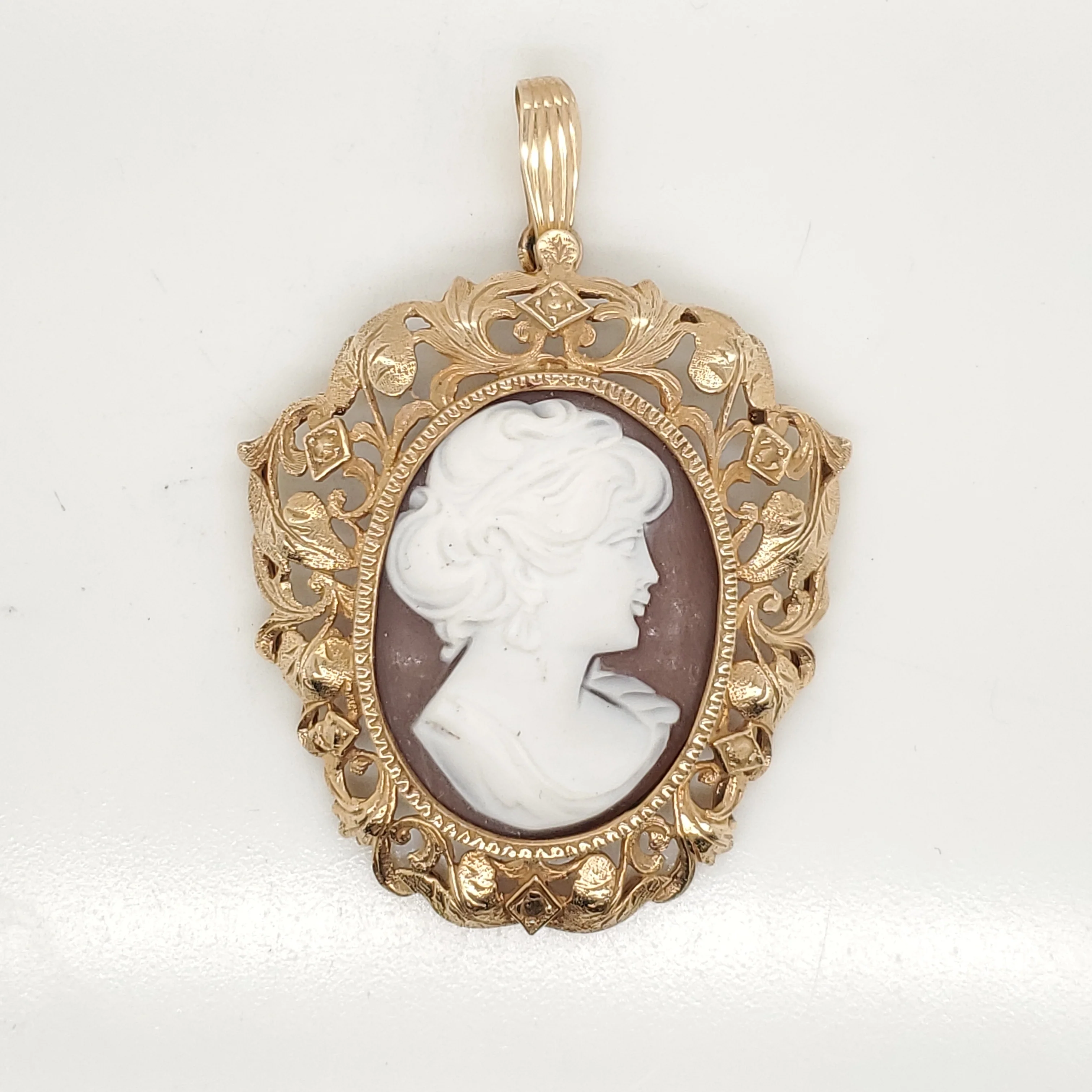 Vintage 14kt Yellow Gold Cameo Pendant
