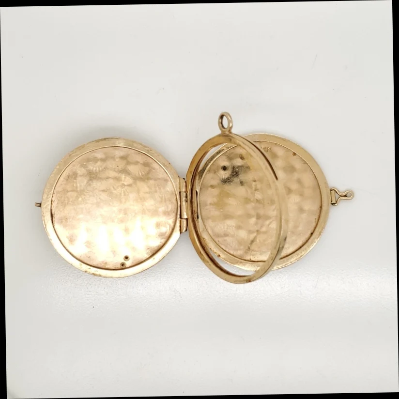 Vintage 14kt Yellow Gold Opal and Diamond Locket Pendant - Image 2
