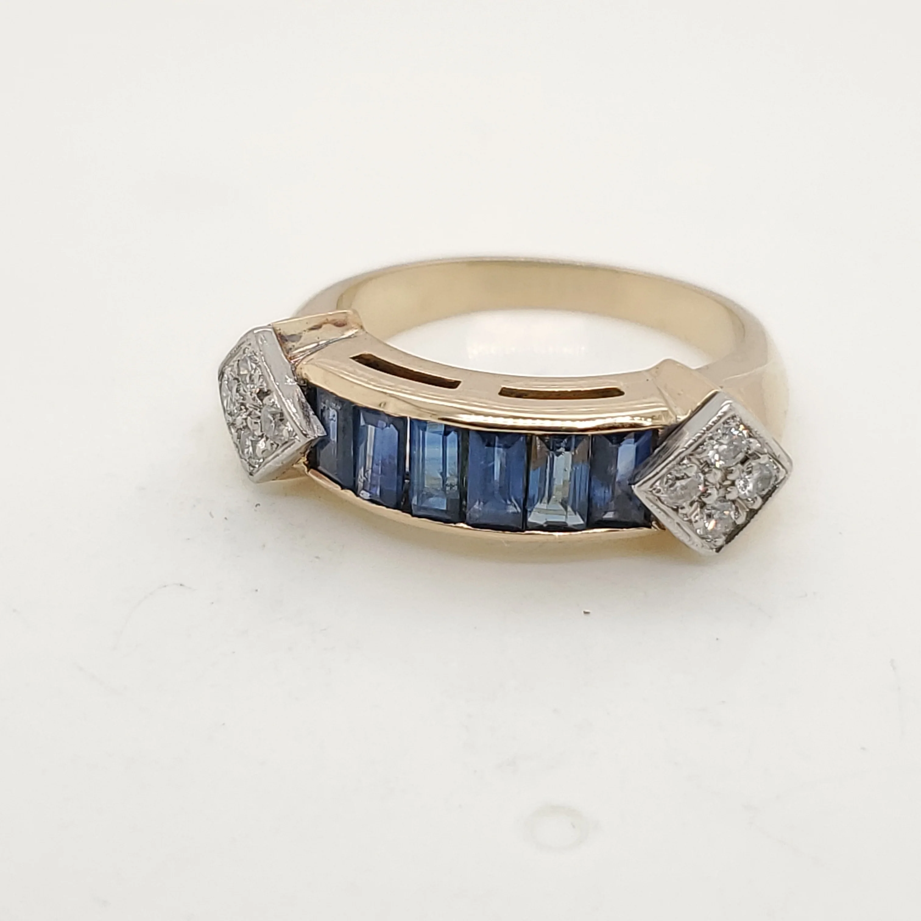 Vintage 18kt Yellow Gold sapphire and Diamond Ring