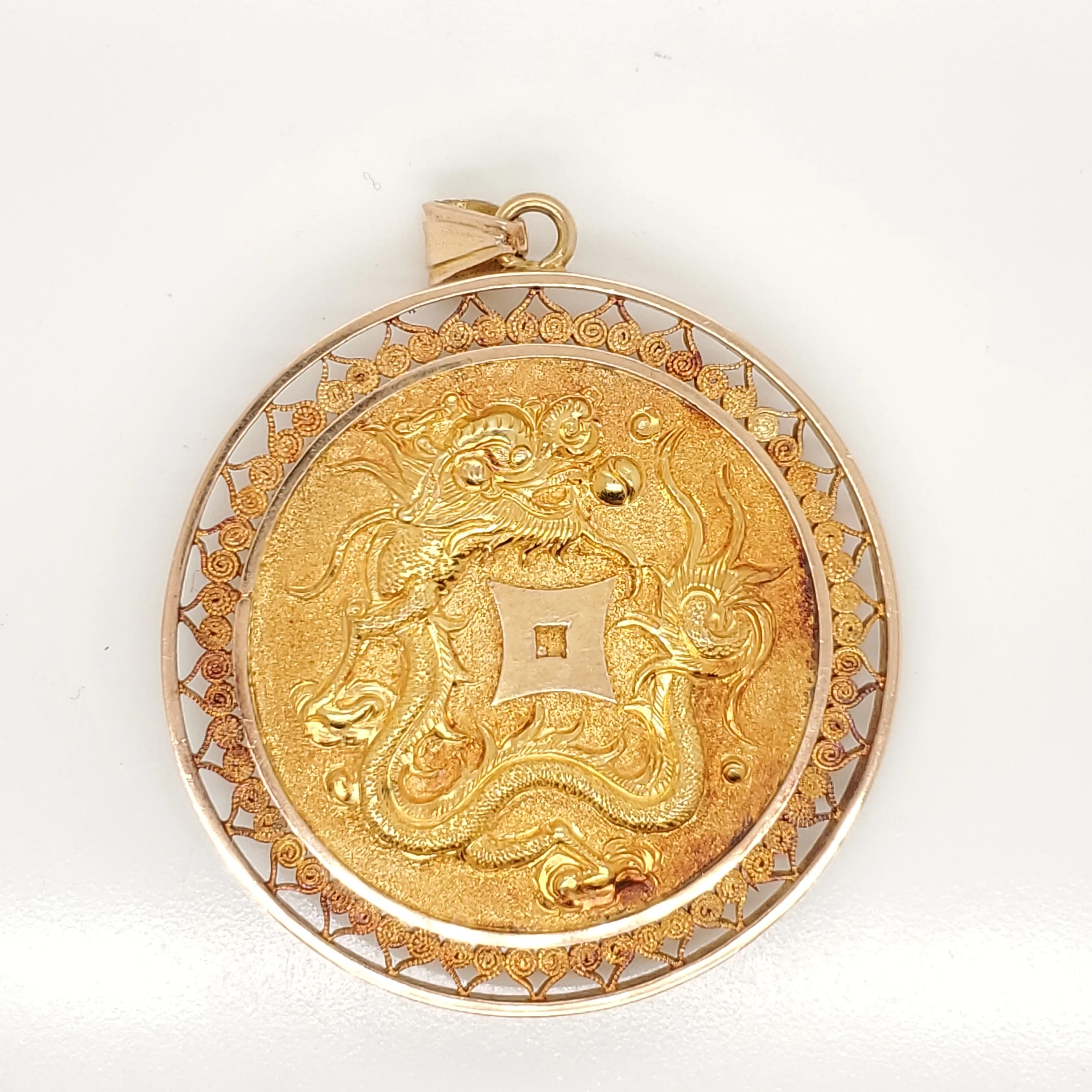 Vintage Thai 18kt Yellow Gold Elephant and Dragon Disc Pendant - Image 2